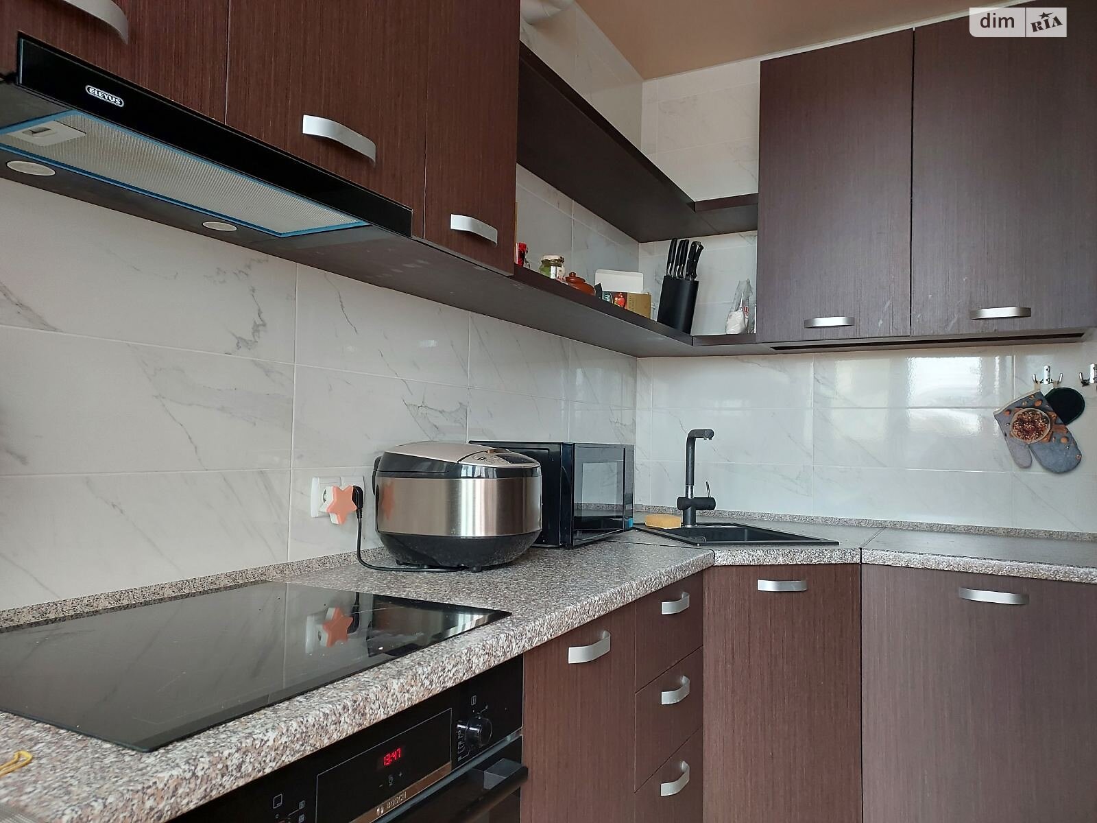 Продаж двокімнатної квартири в Харкові, на просп. Героїв Харкова, район ХТЗ фото 1 Продаж двокімнатної квартири в Харкові, на просп. Героїв Харкова, район ХТЗ фото 1