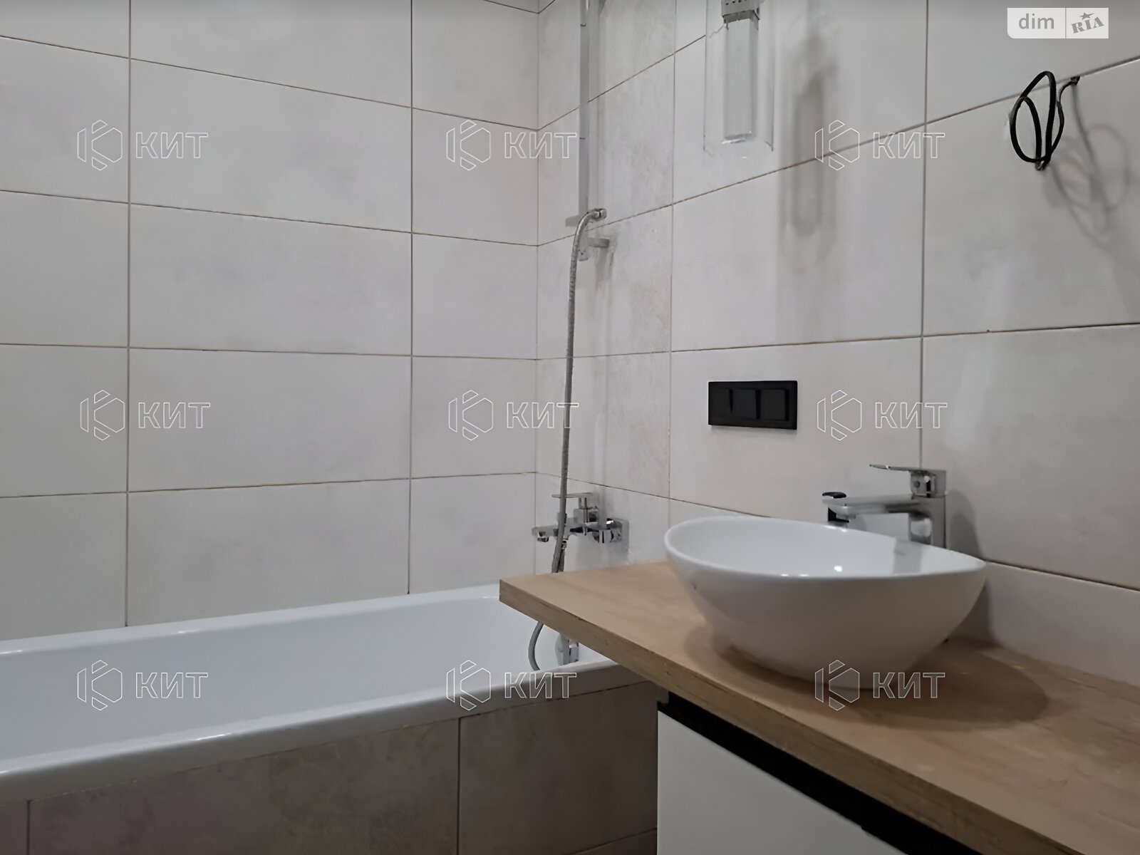 Продаж трикімнатної квартири в Харкові, на просп. Героїв Харкова 264, район ХТЗ фото 1 Продаж трикімнатної квартири в Харкові, на просп. Героїв Харкова 264, район ХТЗ фото 1