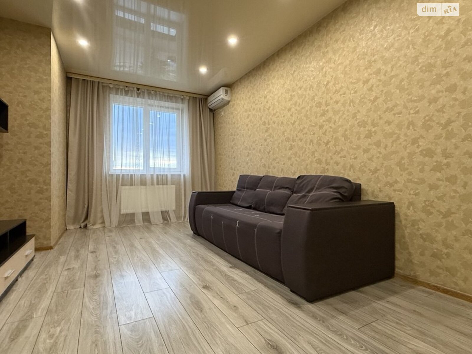 Продаж однокімнатної квартири в Харкові, на просп. Героїв Харкова 264, район ХТЗ фото 1