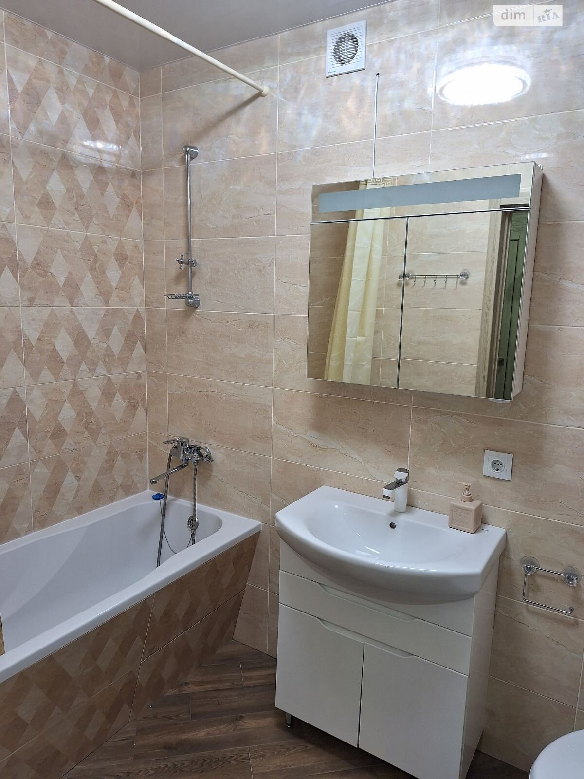 Продаж однокімнатної квартири в Харкові, на вул. Миру 9В, район ХТЗ фото 1 Продаж однокімнатної квартири в Харкові, на вул. Миру 9В, район ХТЗ фото 1