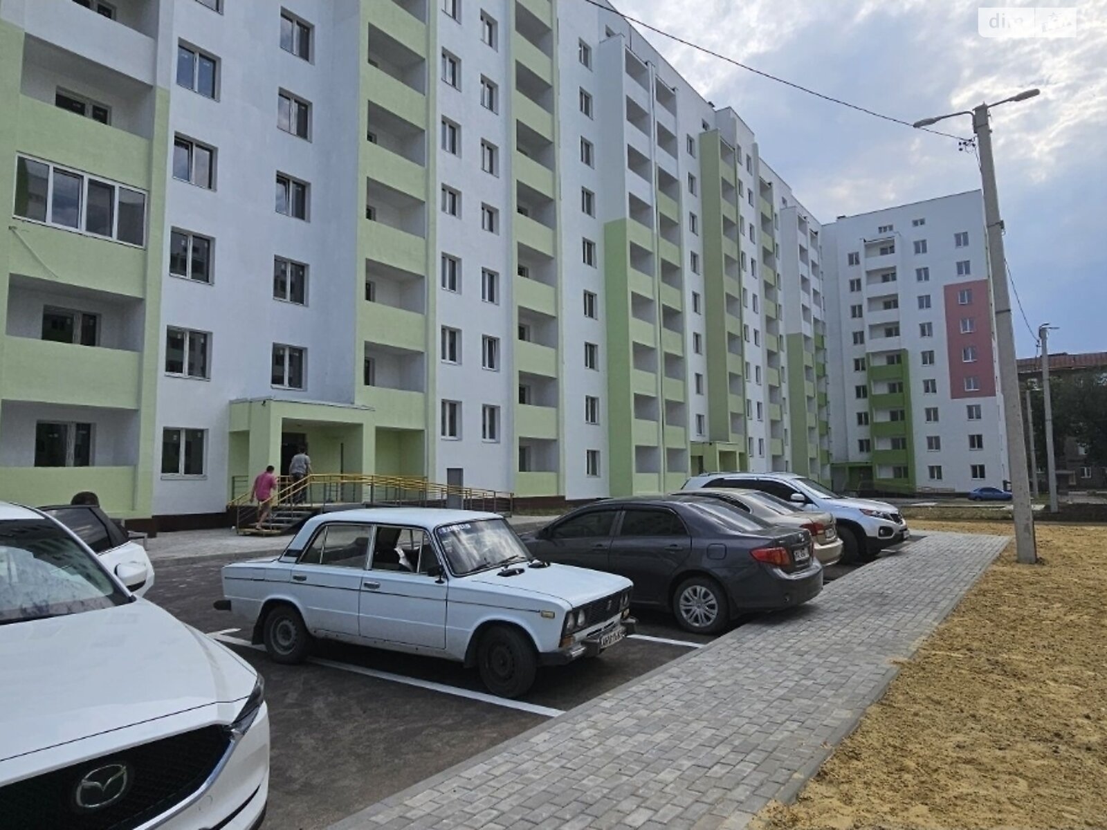 Продажа двухкомнатной квартиры в Харькове, на ул. Мира 43, район ХТЗ фото 1 Продажа двухкомнатной квартиры в Харькове, на ул. Мира 43, район ХТЗ фото 1