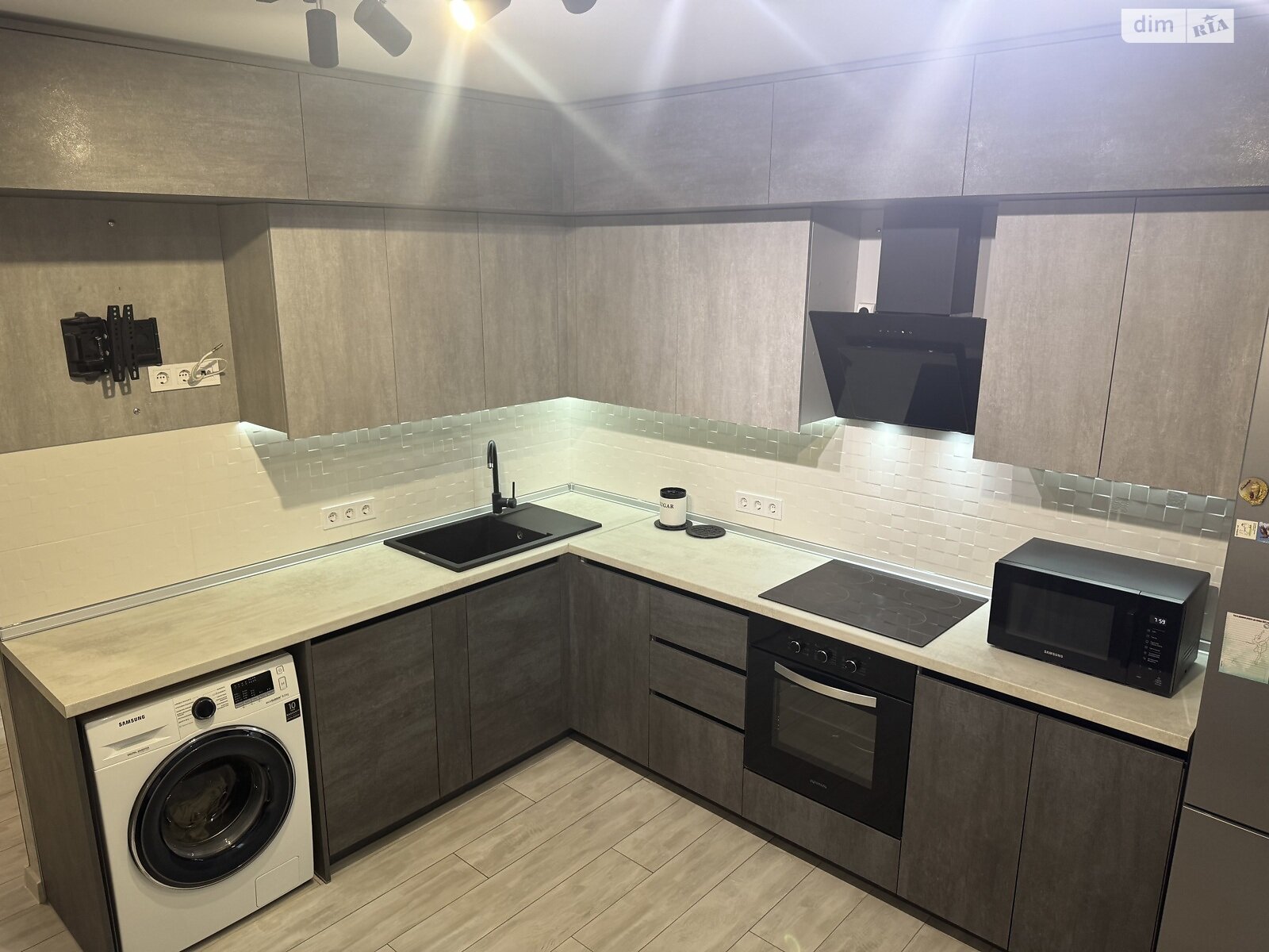 Продажа двухкомнатной квартиры в Харькове, на ул. Мира 59, район ХТЗ фото 1 Продажа двухкомнатной квартиры в Харькове, на ул. Мира 59, район ХТЗ фото 1