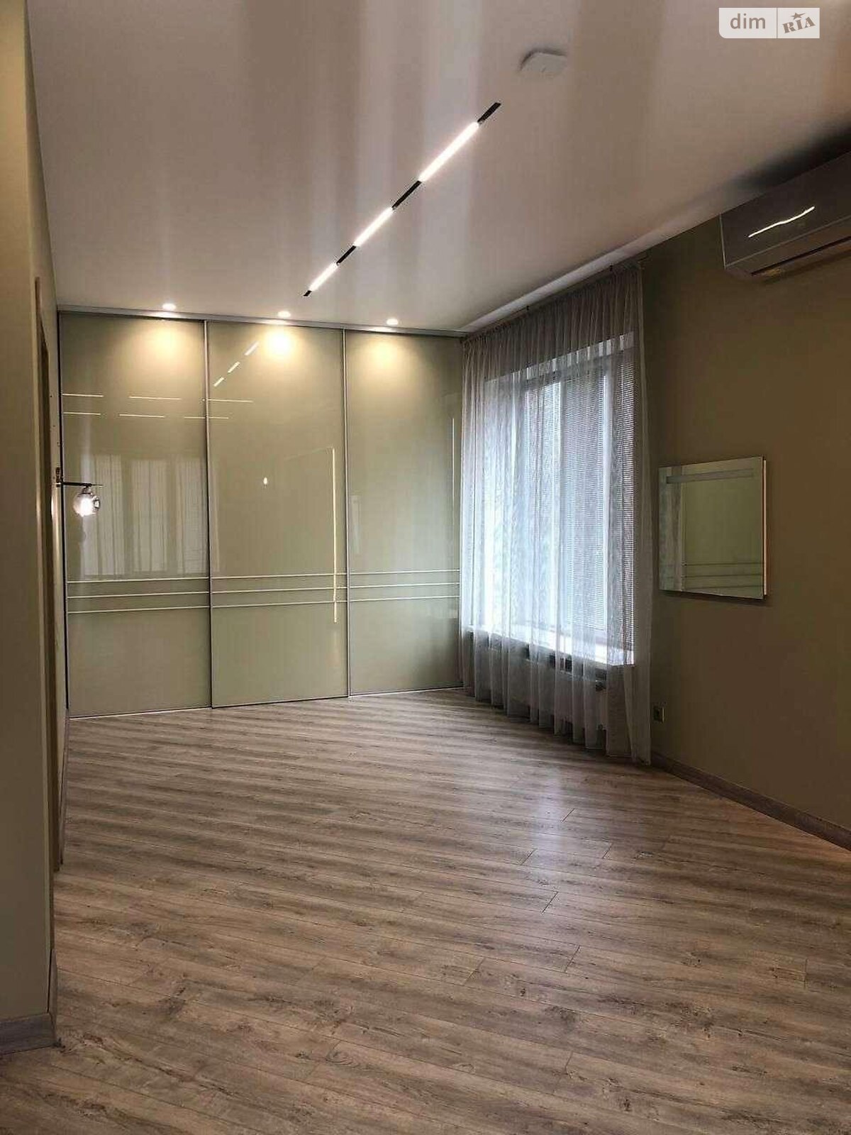 Продаж трикімнатної квартири в Харкові, на вул. Кабанова Дача 14, район Журавлiвка фото 1 Продаж трикімнатної квартири в Харкові, на вул. Кабанова Дача 14, район Журавлiвка фото 1