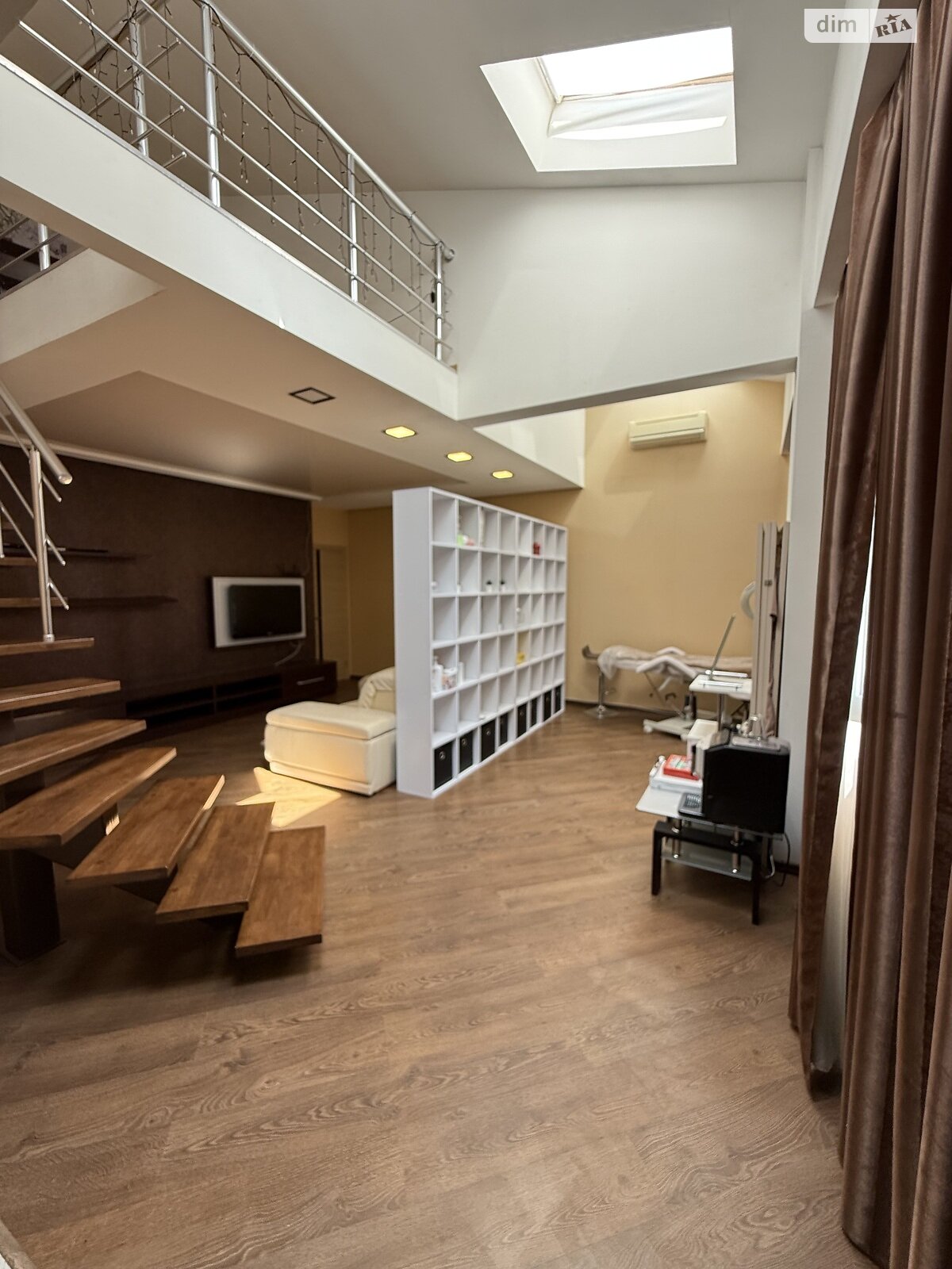 Продажа трехкомнатной квартиры в Харькове, на ул. Новоалександровская 54А, район Журавлевка фото 1