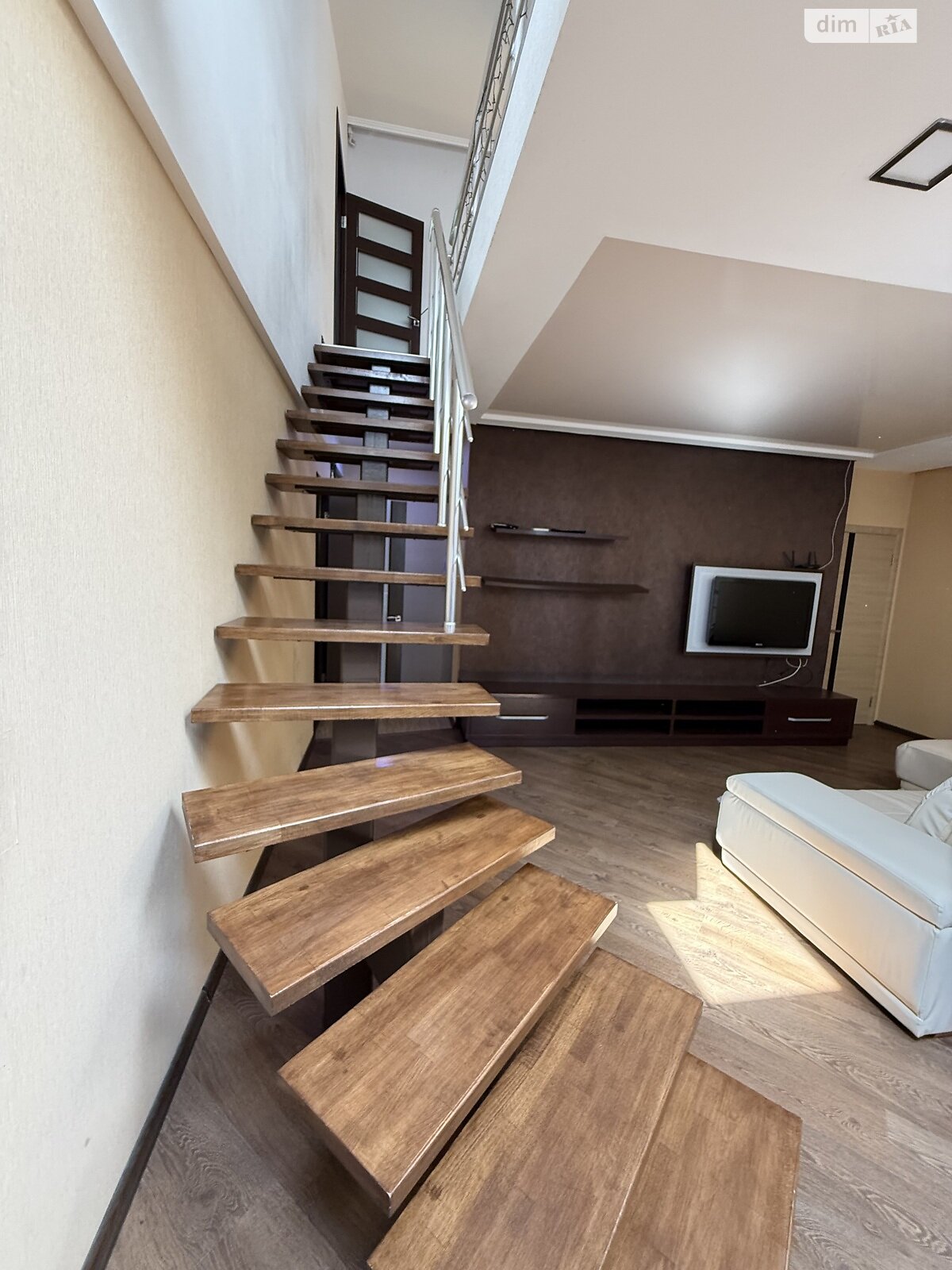 Продажа трехкомнатной квартиры в Харькове, на ул. Новоалександровская 54А, район Журавлевка фото 1