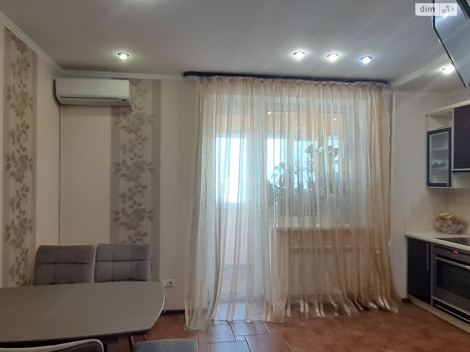 Продажа трехкомнатной квартиры в Харькове, на просп. Героев Харькова 128А, район Красный луч фото 1 Продажа трехкомнатной квартиры в Харькове, на просп. Героев Харькова 128А, район Красный луч фото 1