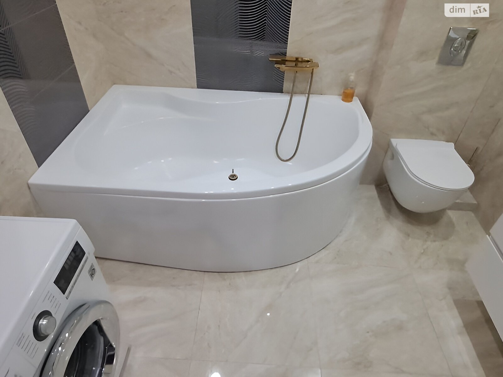 Продажа трехкомнатной квартиры в Харькове, на просп. Героев Харькова 128А, район Красный луч фото 1 Продажа трехкомнатной квартиры в Харькове, на просп. Героев Харькова 128А, район Красный луч фото 1