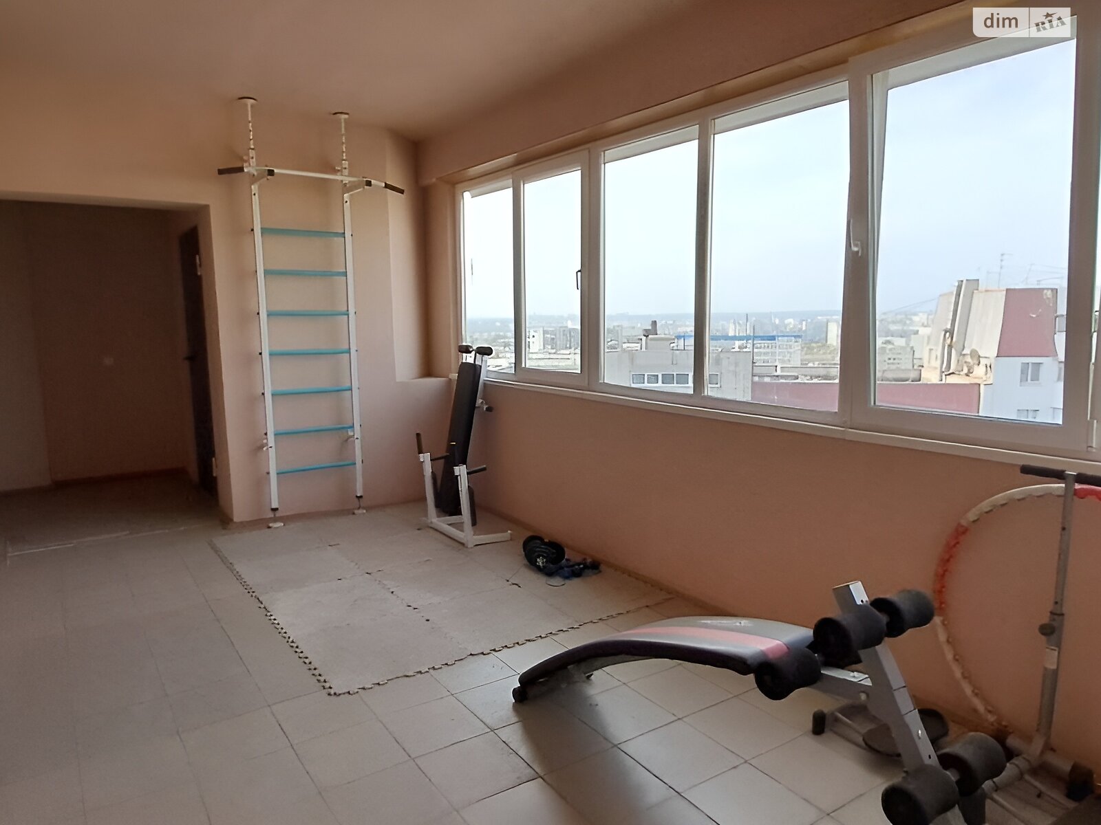 Продажа трехкомнатной квартиры в Харькове, на просп. Героев Харькова 128А, район Красный луч фото 1 Продажа трехкомнатной квартиры в Харькове, на просп. Героев Харькова 128А, район Красный луч фото 1
