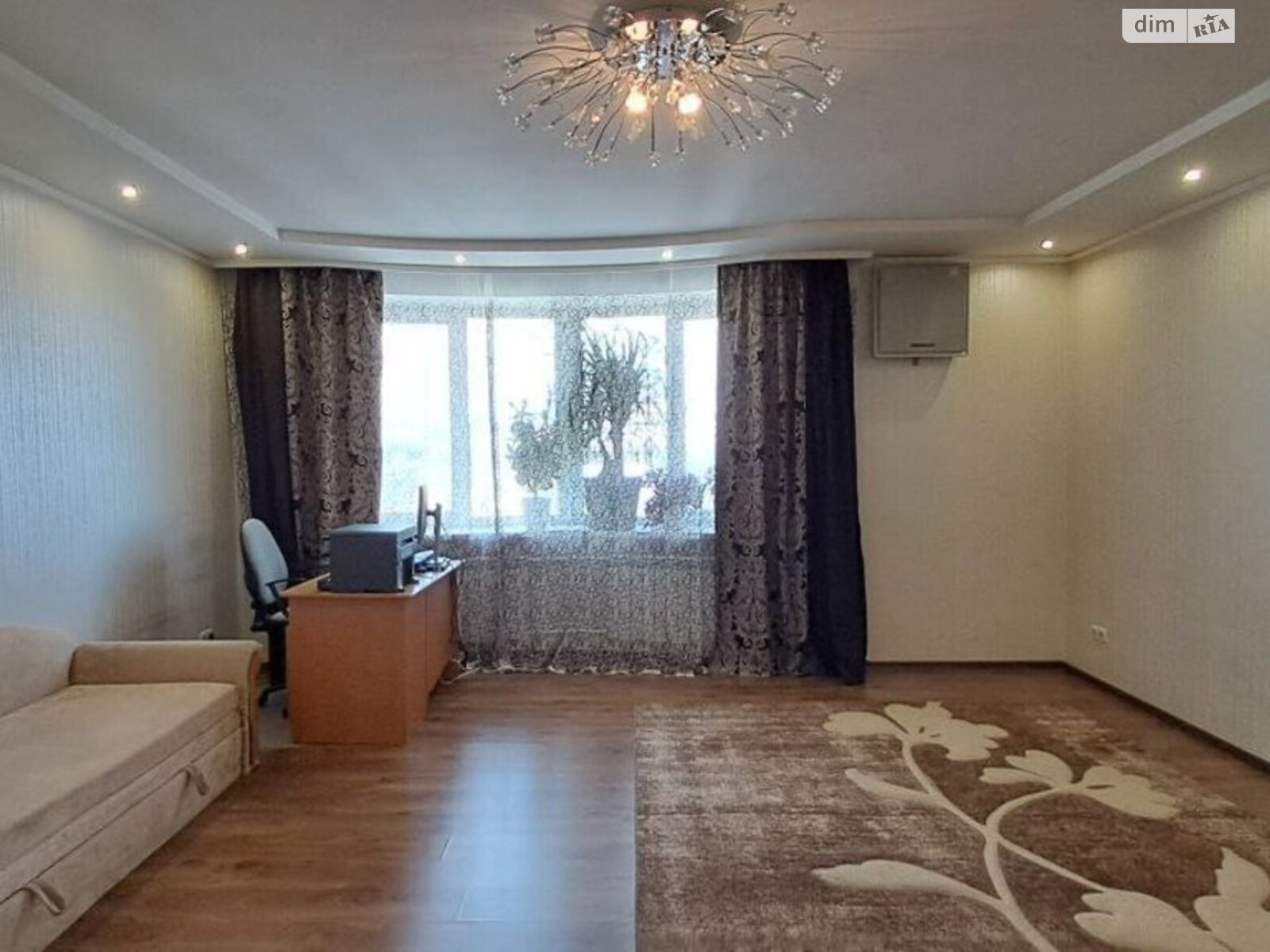 Продажа трехкомнатной квартиры в Харькове, на просп. Героев Харькова 128А, район Красный луч фото 1 Продажа трехкомнатной квартиры в Харькове, на просп. Героев Харькова 128А, район Красный луч фото 1
