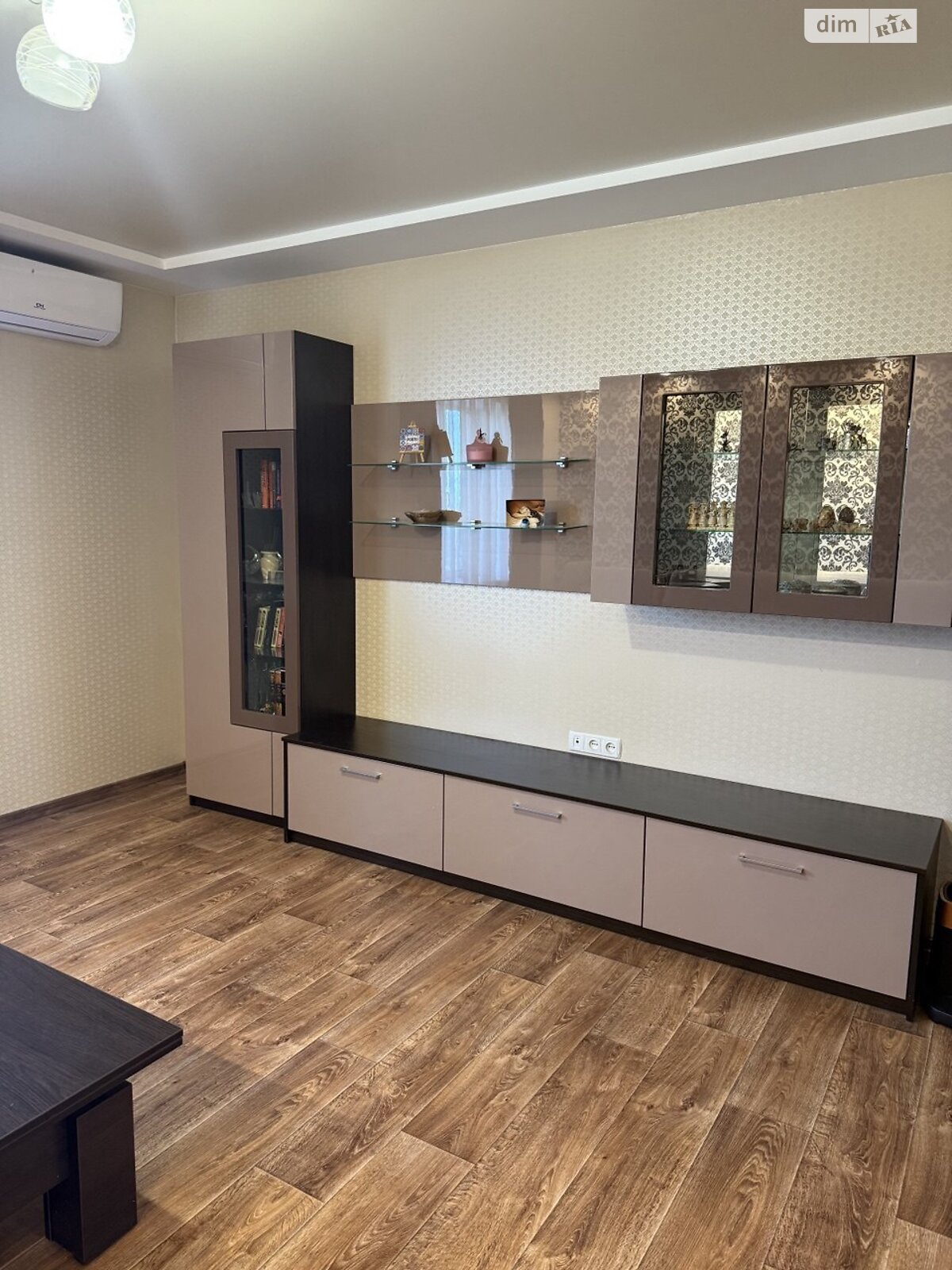 Продажа двухкомнатной квартиры в Харькове, на ул. Бажана Николая 8, фото 1 Продажа двухкомнатной квартиры в Харькове, на ул. Бажана Николая 8, фото 1
