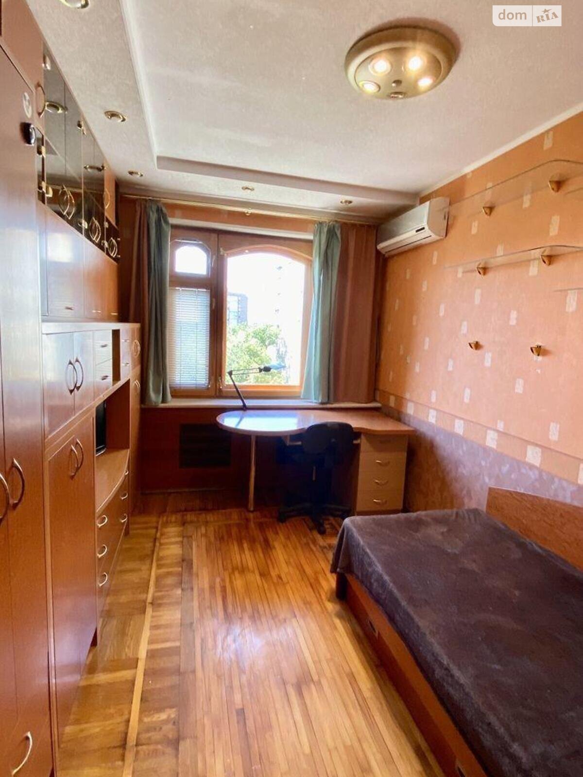 Продаж чотирикімнатної квартири в Харкові, на просп. Гагаріна 92, район Левада фото 1