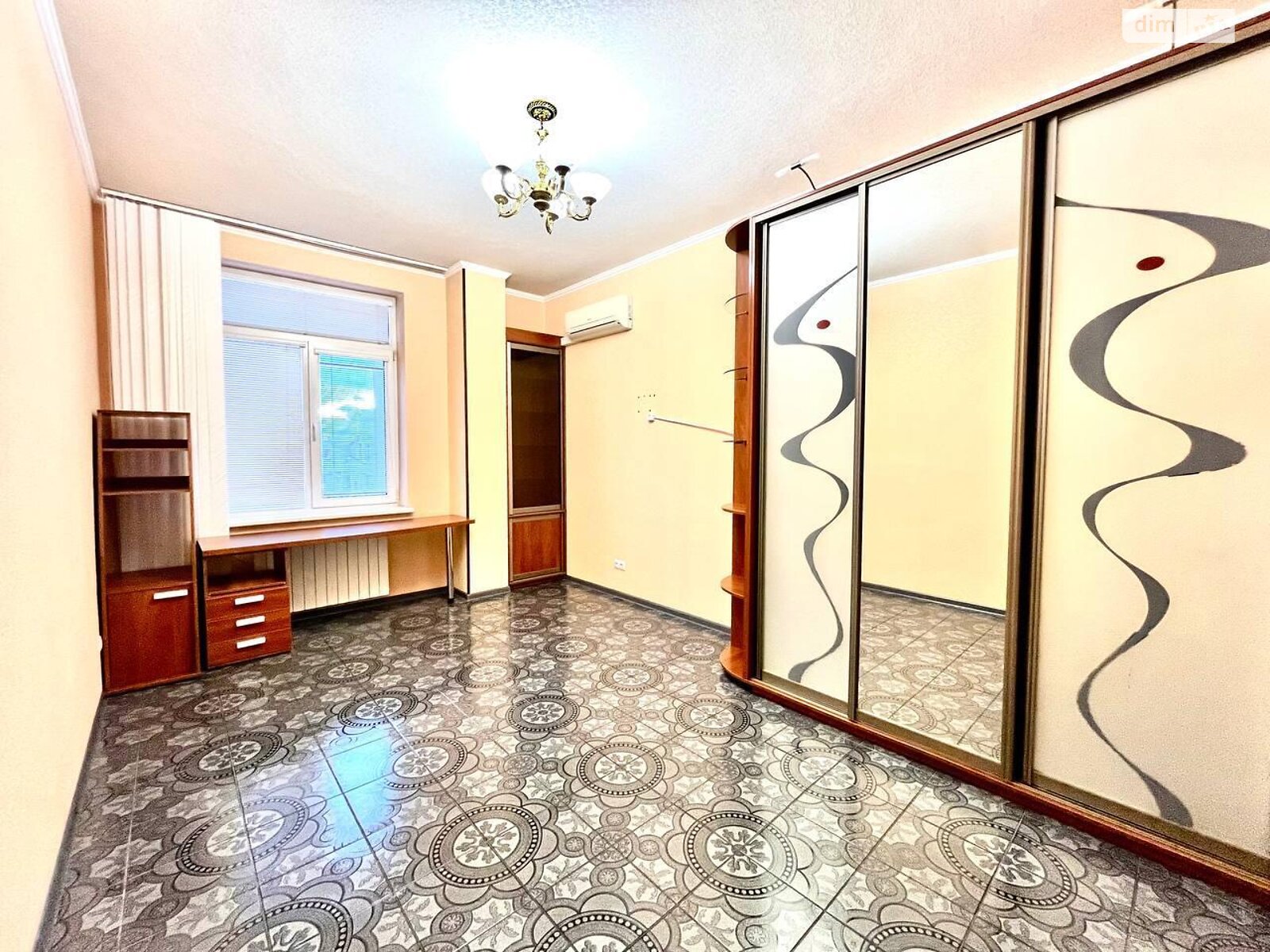 Продаж двокімнатної квартири в Харкові, на вул. Вернадського 1, район Левада фото 1