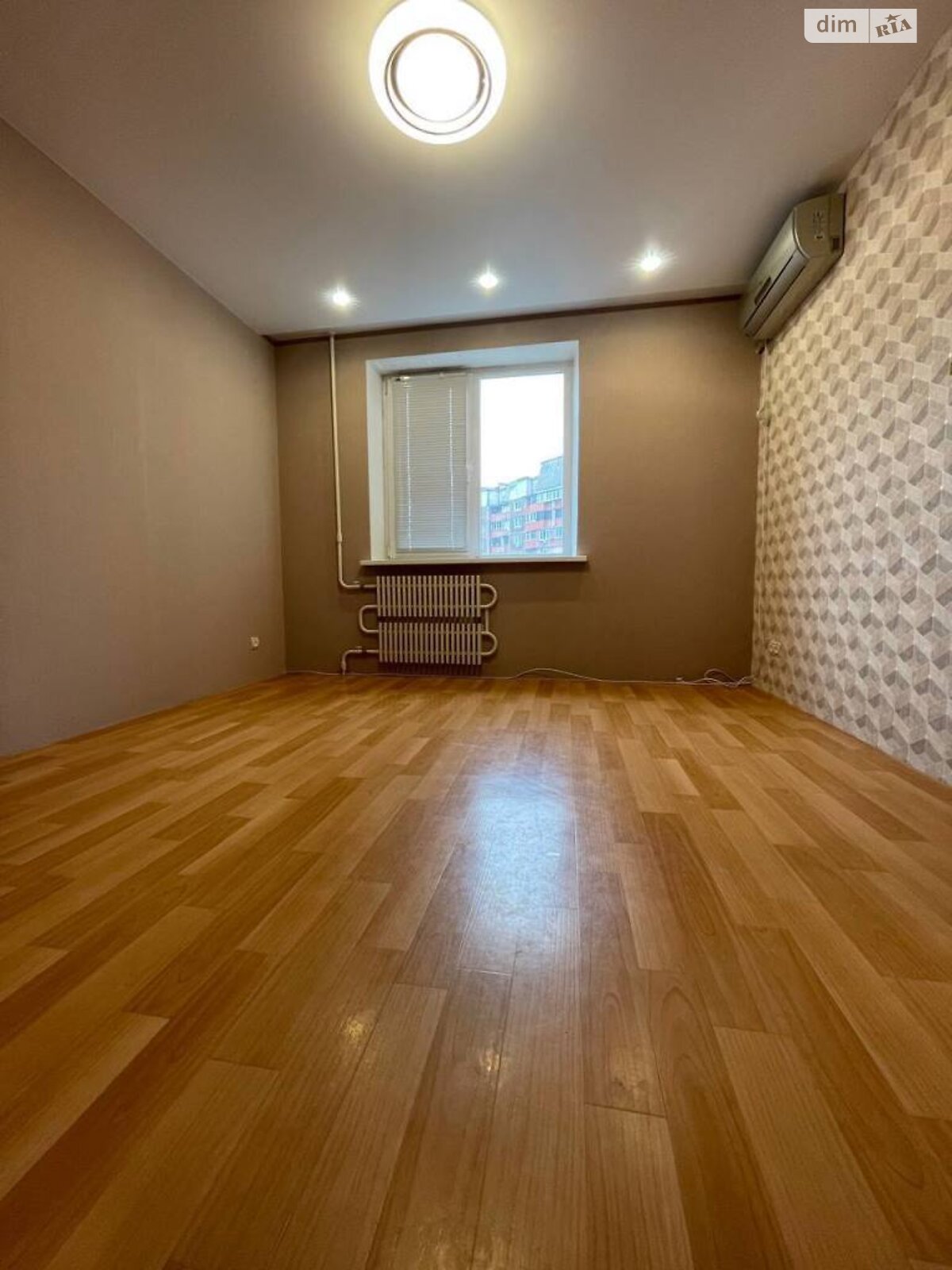 Продаж трикімнатної квартири в Харкові, на вул. Кричевського 41, район МЖК Інтернаціоналіст фото 1 Продаж трикімнатної квартири в Харкові, на вул. Кричевського 41, район МЖК Інтернаціоналіст фото 1
