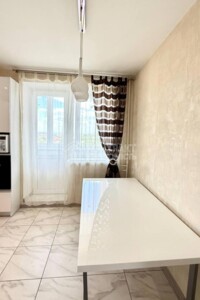 Продажа трехкомнатной квартиры в Харькове, на ул. Кричевского 32, район МЖК Интернационалист фото 2