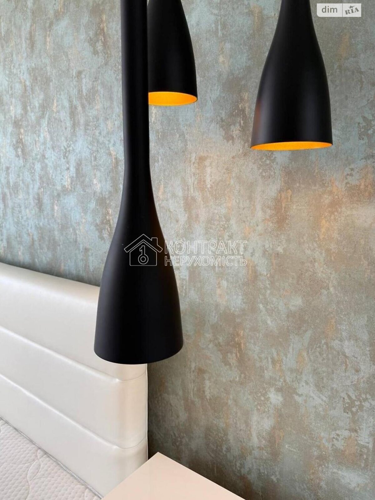 Продажа трехкомнатной квартиры в Харькове, на ул. Кричевского 32, район МЖК Интернационалист фото 1