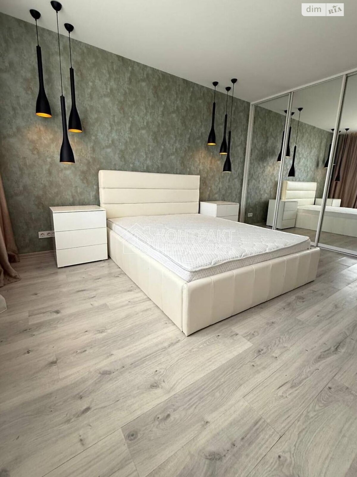 Продажа трехкомнатной квартиры в Харькове, на ул. Кричевского 32, район МЖК Интернационалист фото 1