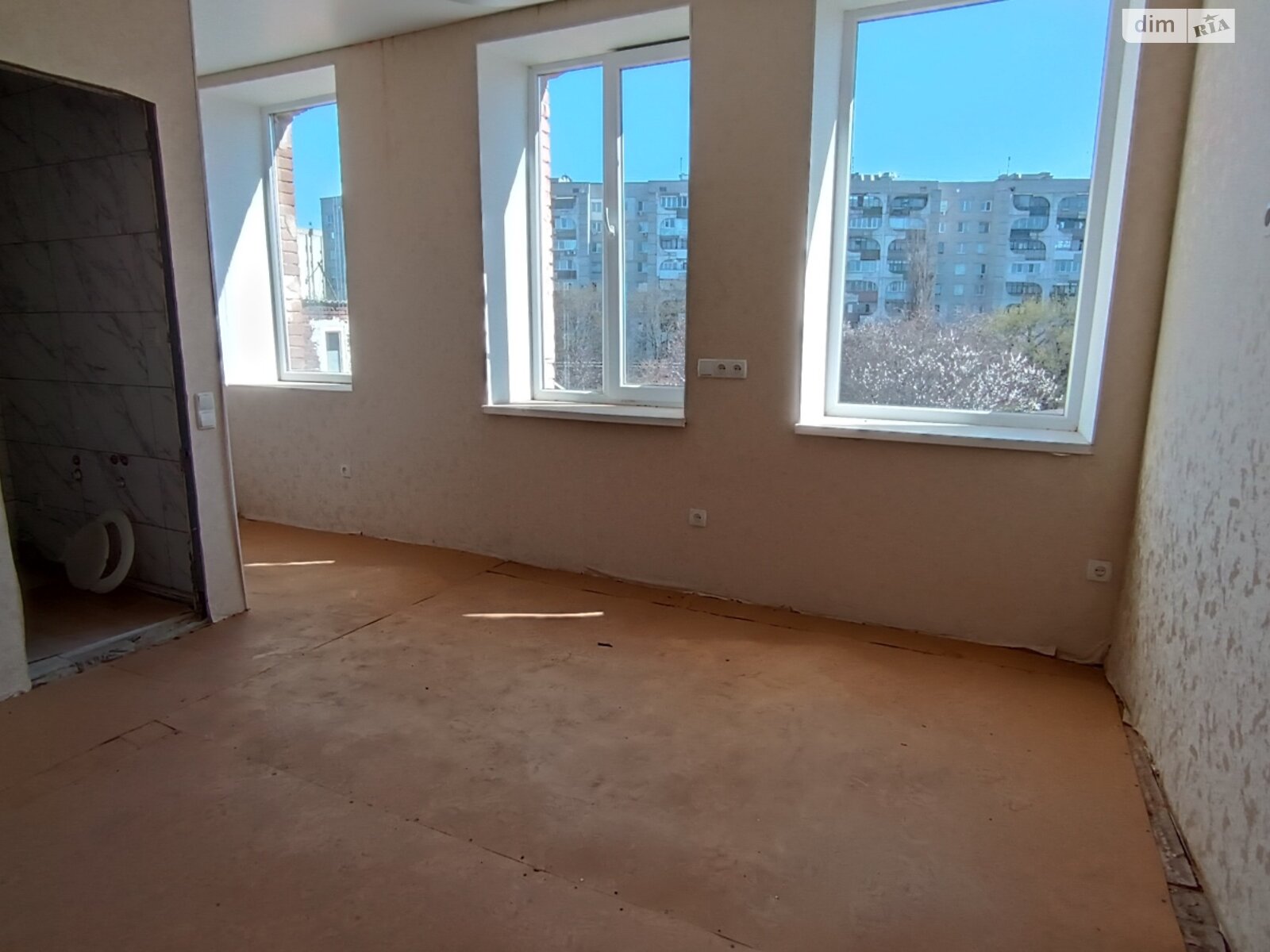 Продажа трехкомнатной квартиры в Харькове, на ул. Москалевская 11Б, район Москалевка фото 1 Продажа трехкомнатной квартиры в Харькове, на ул. Москалевская 11Б, район Москалевка фото 1
