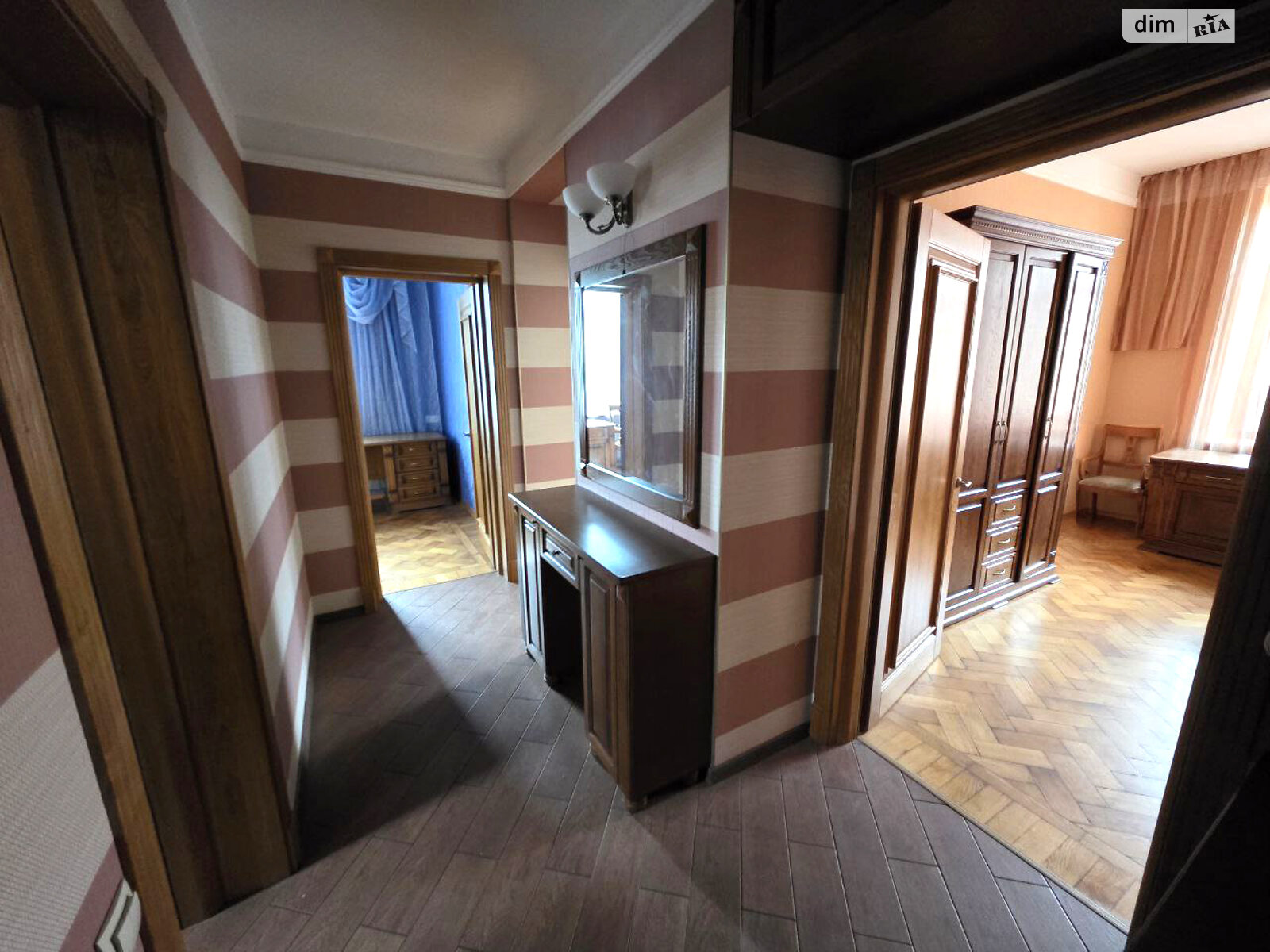 Продаж трикімнатної квартири в Харкові, на вул. Культури 9, район Нагірний (Київський) фото 1 Продаж трикімнатної квартири в Харкові, на вул. Культури 9, район Нагірний (Київський) фото 1