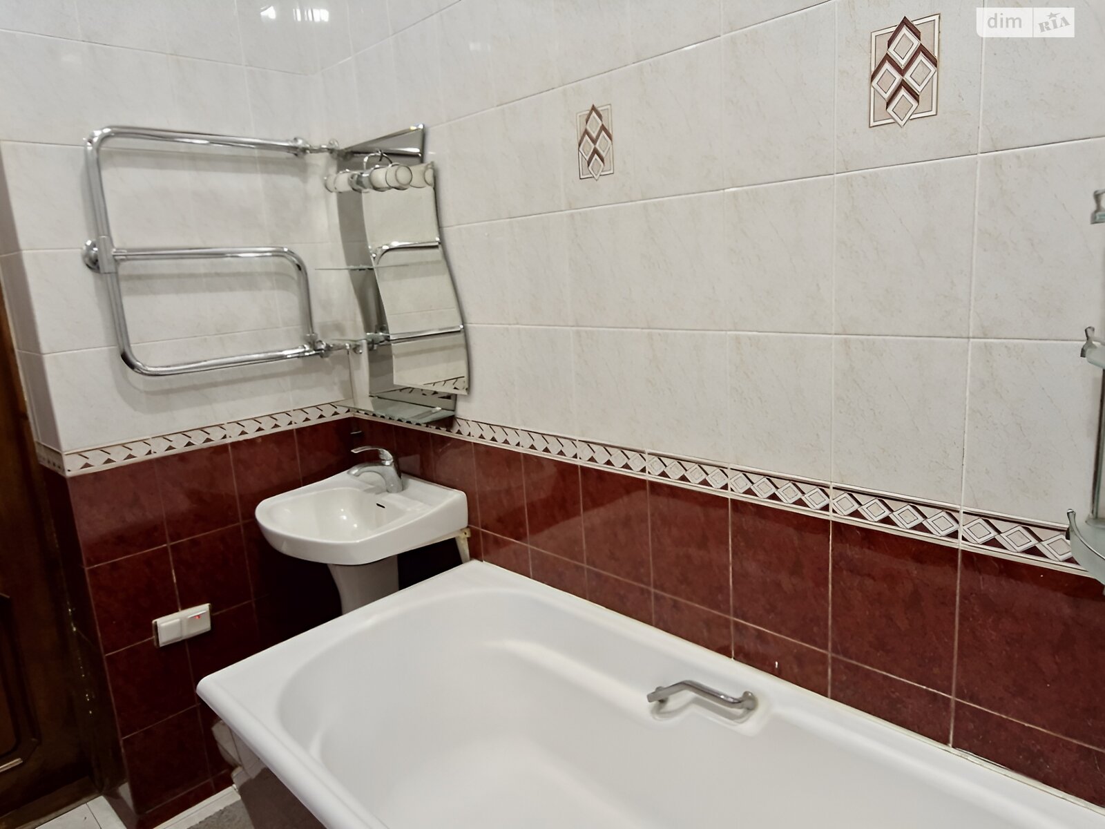 Продаж трикімнатної квартири в Харкові, на вул. Максиміліанівська 3, район Нагірний (Київський) фото 1 Продаж трикімнатної квартири в Харкові, на вул. Максиміліанівська 3, район Нагірний (Київський) фото 1