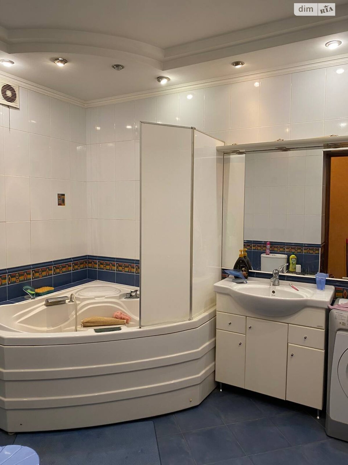 Продаж трикімнатної квартири в Харкові, на вул. Миколи Хвильового 11, район Нагірний (Київський) фото 1 Продаж трикімнатної квартири в Харкові, на вул. Миколи Хвильового 11, район Нагірний (Київський) фото 1