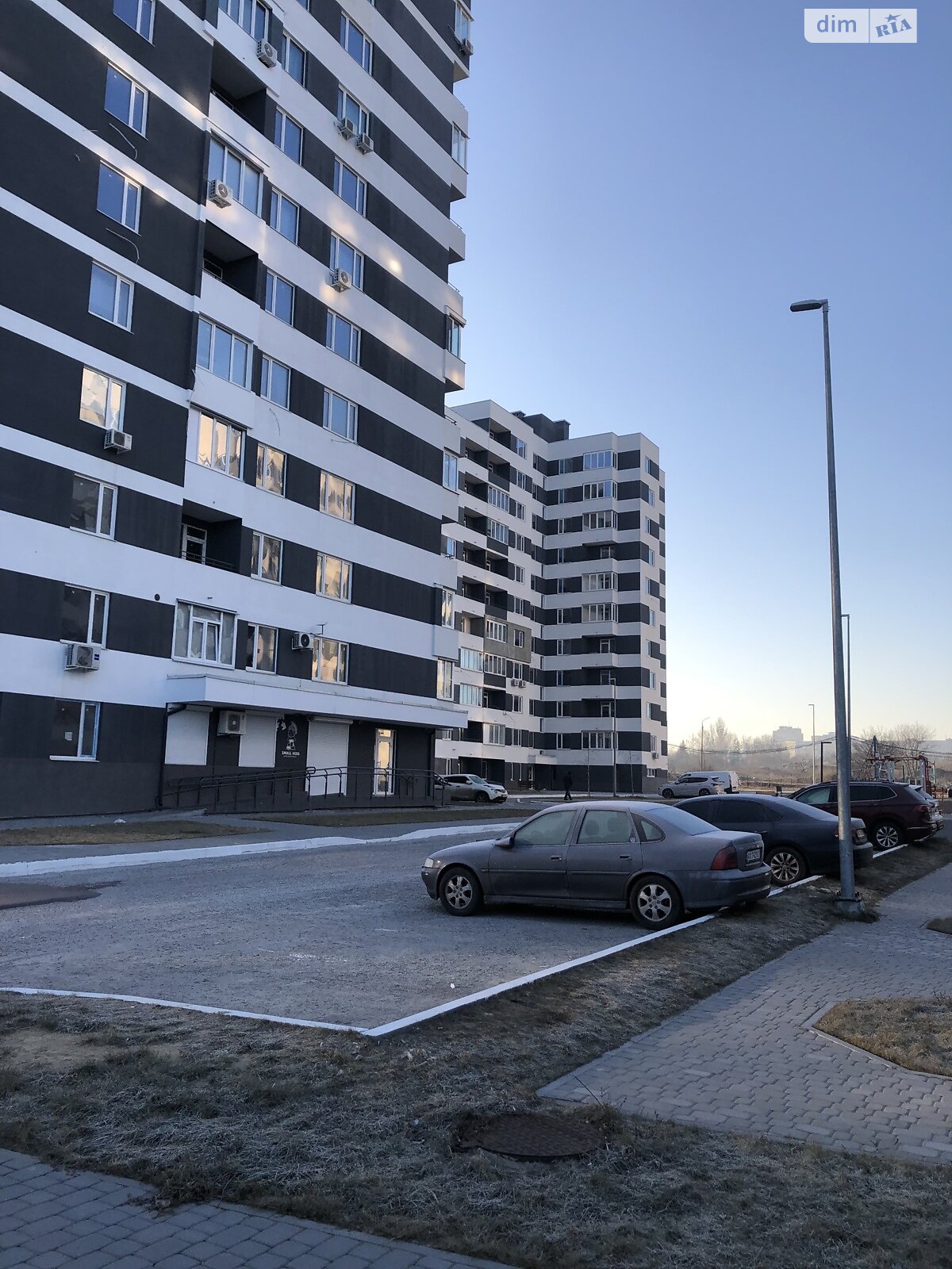 Продажа трехкомнатной квартиры в Харькове, на просп. Героев Харькова 158, район Немышлянский фото 1 Продажа трехкомнатной квартиры в Харькове, на просп. Героев Харькова 158, район Немышлянский фото 1