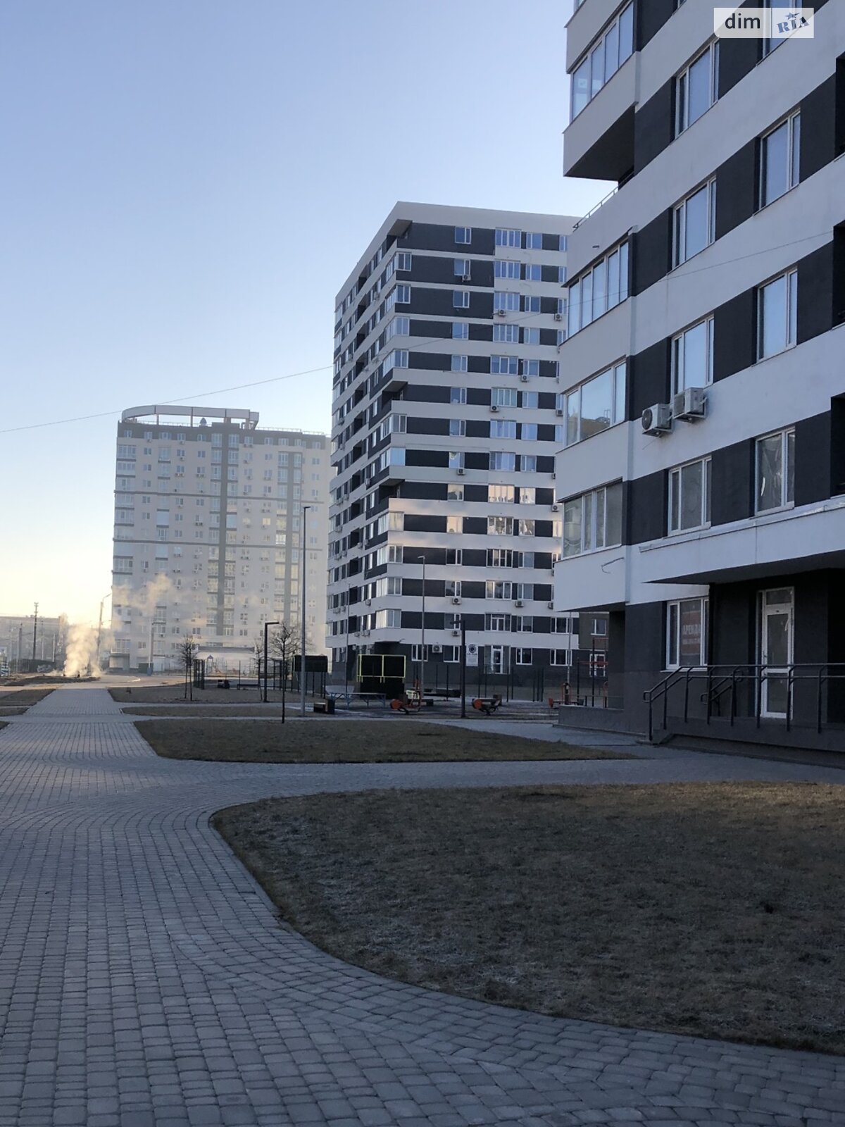 Продажа трехкомнатной квартиры в Харькове, на просп. Героев Харькова 158, район Немышлянский фото 1 Продажа трехкомнатной квартиры в Харькове, на просп. Героев Харькова 158, район Немышлянский фото 1