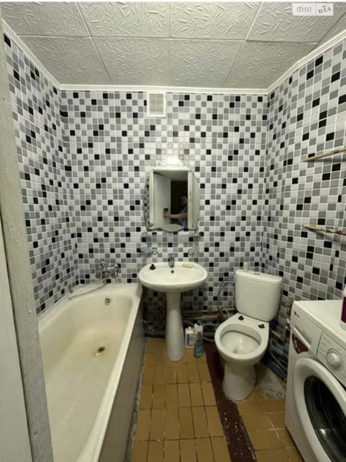 Продаж двокімнатної квартири в Харкові, на вул. Нескорених 4, фото 1