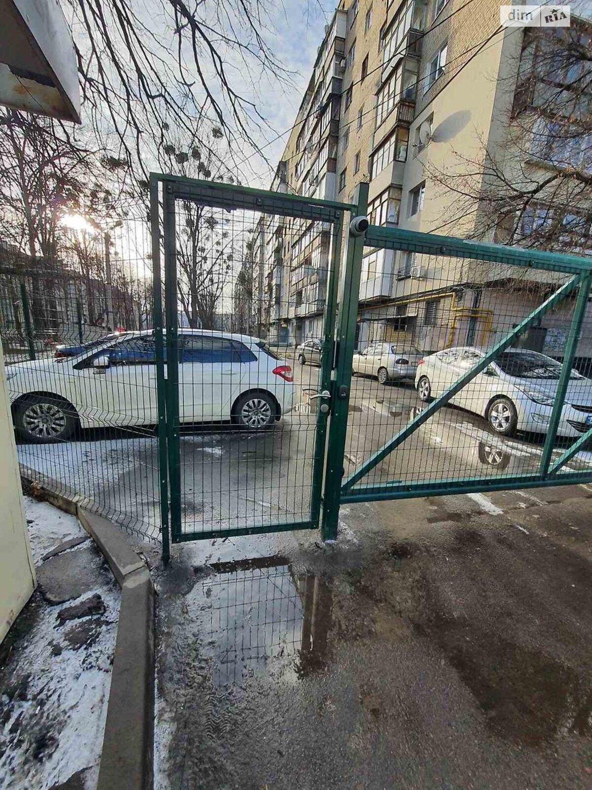 Продаж трикімнатної квартири в Харкові, на вул. Полтавський Шлях, район Рубанівка фото 1