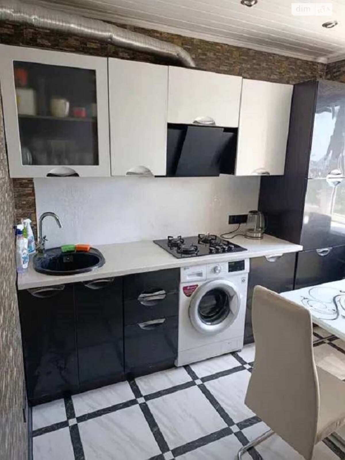 Продажа двухкомнатной квартиры в Харькове, на ул. Тимирязева 28, район Новая Бавария фото 1 Продажа двухкомнатной квартиры в Харькове, на ул. Тимирязева 28, район Новая Бавария фото 1
