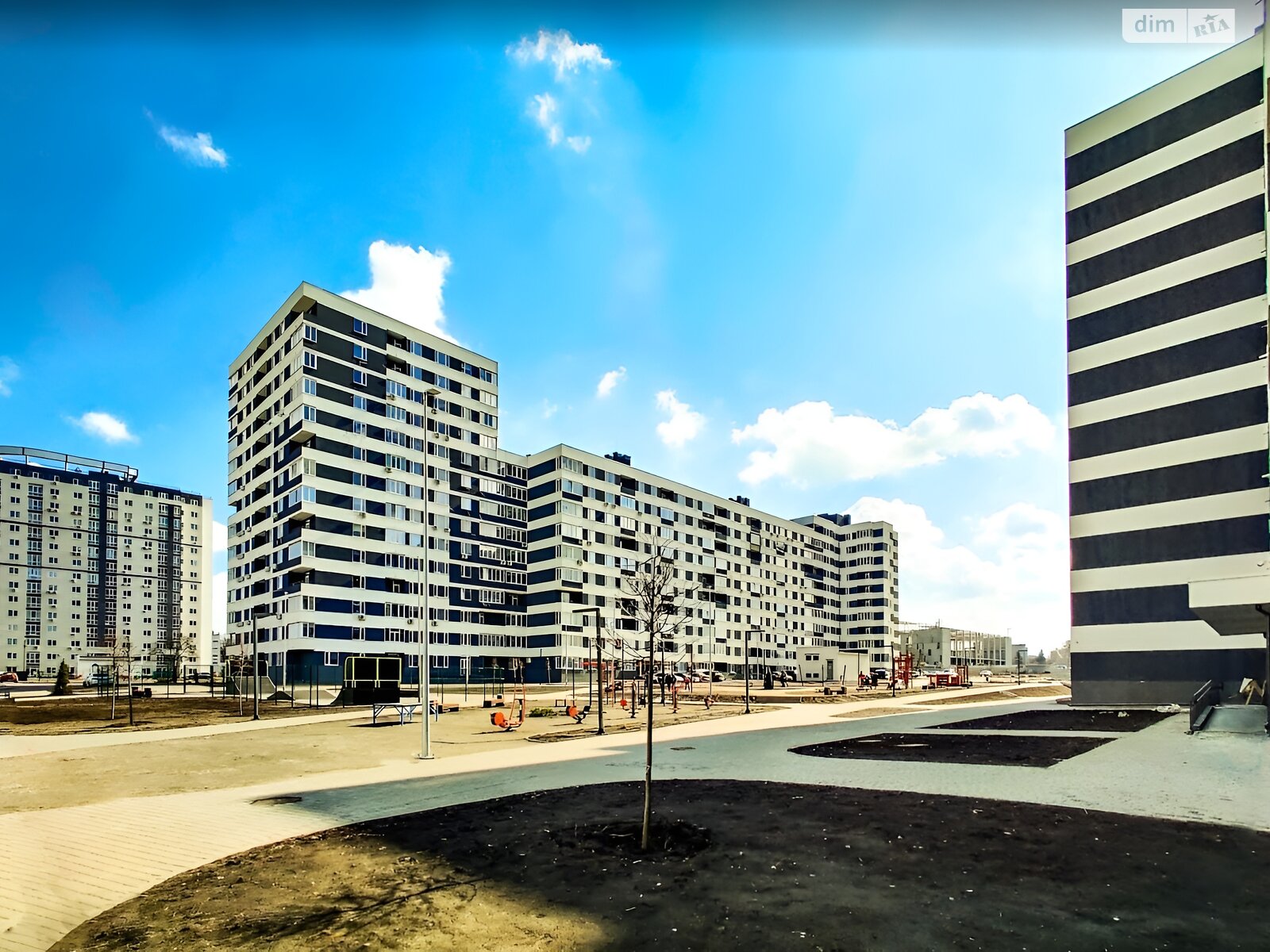 Продаж двокімнатної квартири в Харкові, на просп. Героїв Харкова 158, район undefined фото 1 Продаж двокімнатної квартири в Харкові, на просп. Героїв Харкова 158, район undefined фото 1
