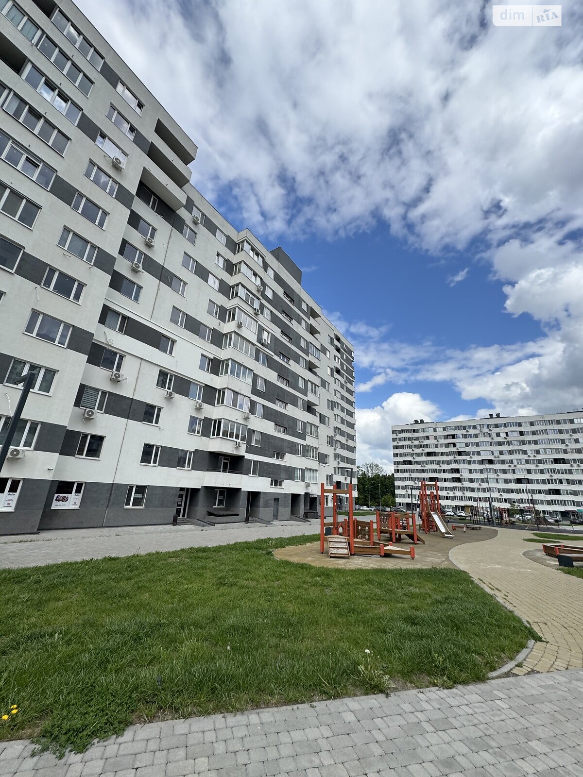 Продажа трехкомнатной квартиры в Харькове, на просп. Героев Харькова 158, район undefined фото 1 Продажа трехкомнатной квартиры в Харькове, на просп. Героев Харькова 158, район undefined фото 1