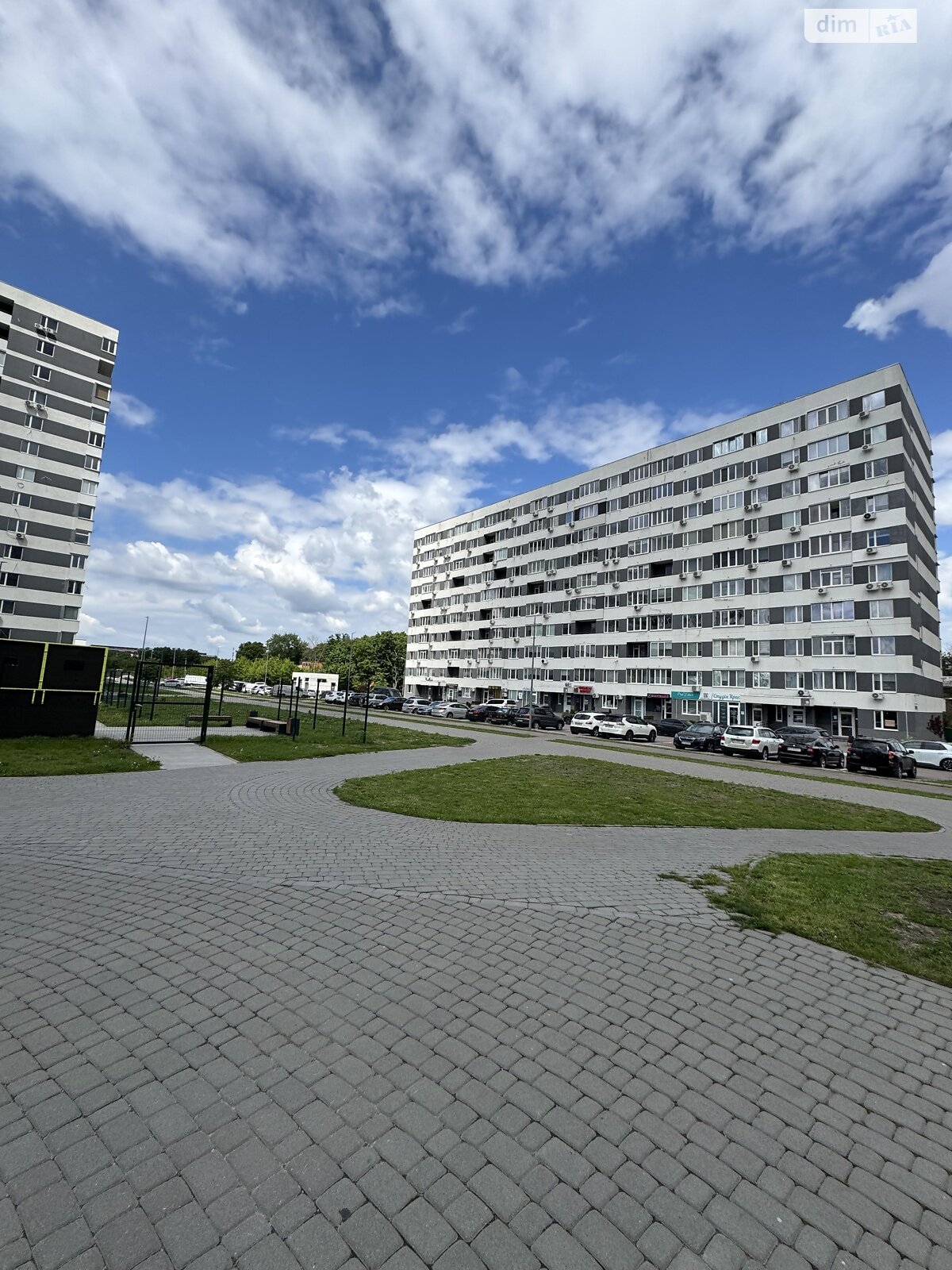 Продажа трехкомнатной квартиры в Харькове, на просп. Героев Харькова 158, район undefined фото 1 Продажа трехкомнатной квартиры в Харькове, на просп. Героев Харькова 158, район undefined фото 1