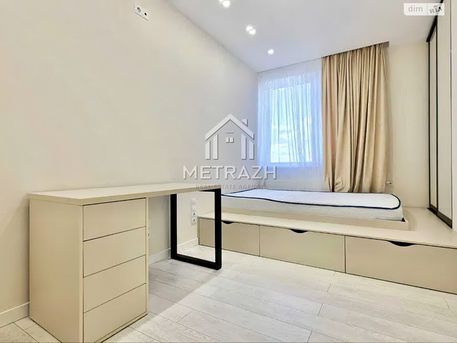 Продажа трехкомнатной квартиры в Харькове, на просп. Героев Харькова 162, район undefined фото 1 Продажа трехкомнатной квартиры в Харькове, на просп. Героев Харькова 162, район undefined фото 1