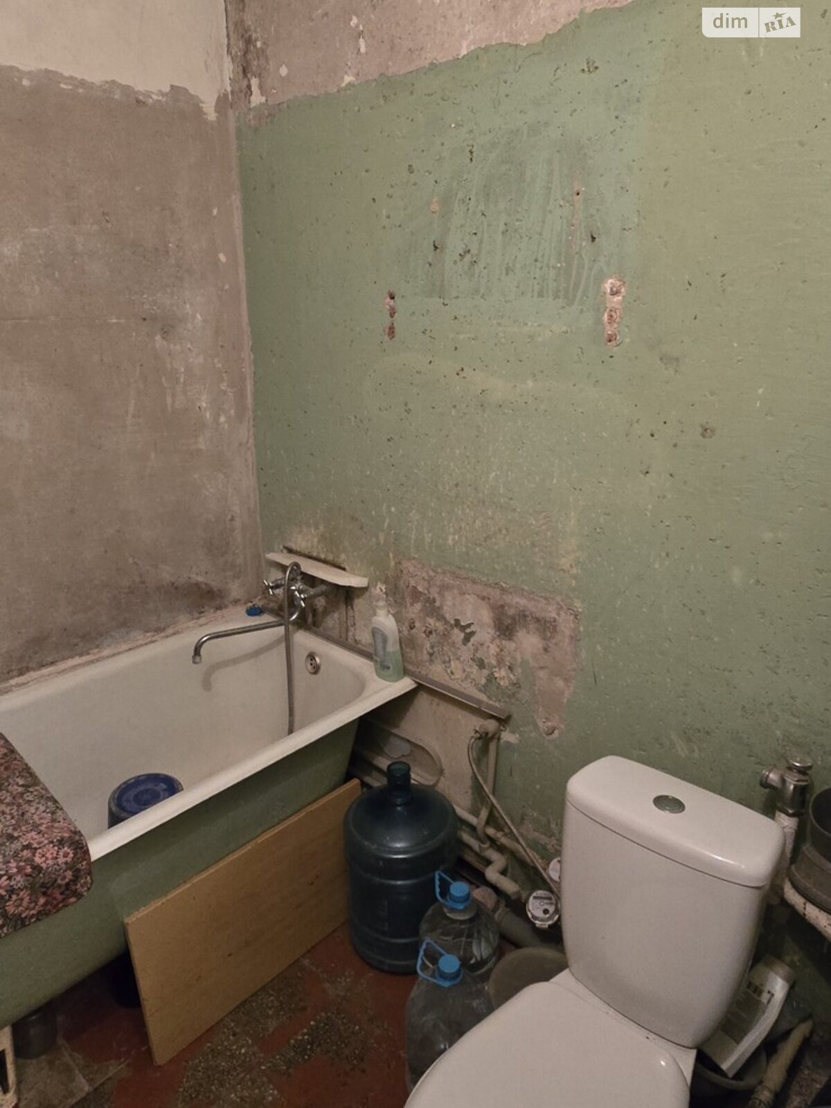 Продажа трехкомнатной квартиры в Харькове, на бул. Жасминовый, район Слободской фото 1 Продажа трехкомнатной квартиры в Харькове, на бул. Жасминовый, район Слободской фото 1