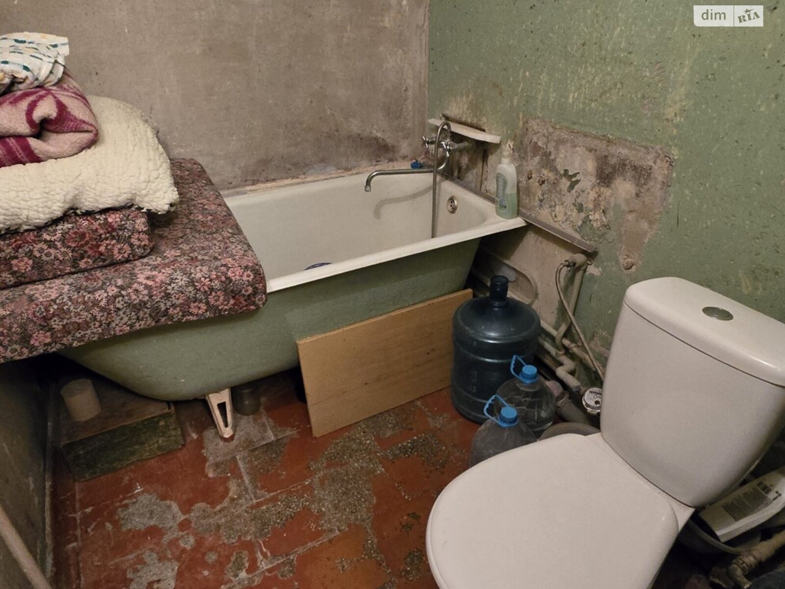 Продажа трехкомнатной квартиры в Харькове, на бул. Жасминовый, район Слободской фото 1 Продажа трехкомнатной квартиры в Харькове, на бул. Жасминовый, район Слободской фото 1