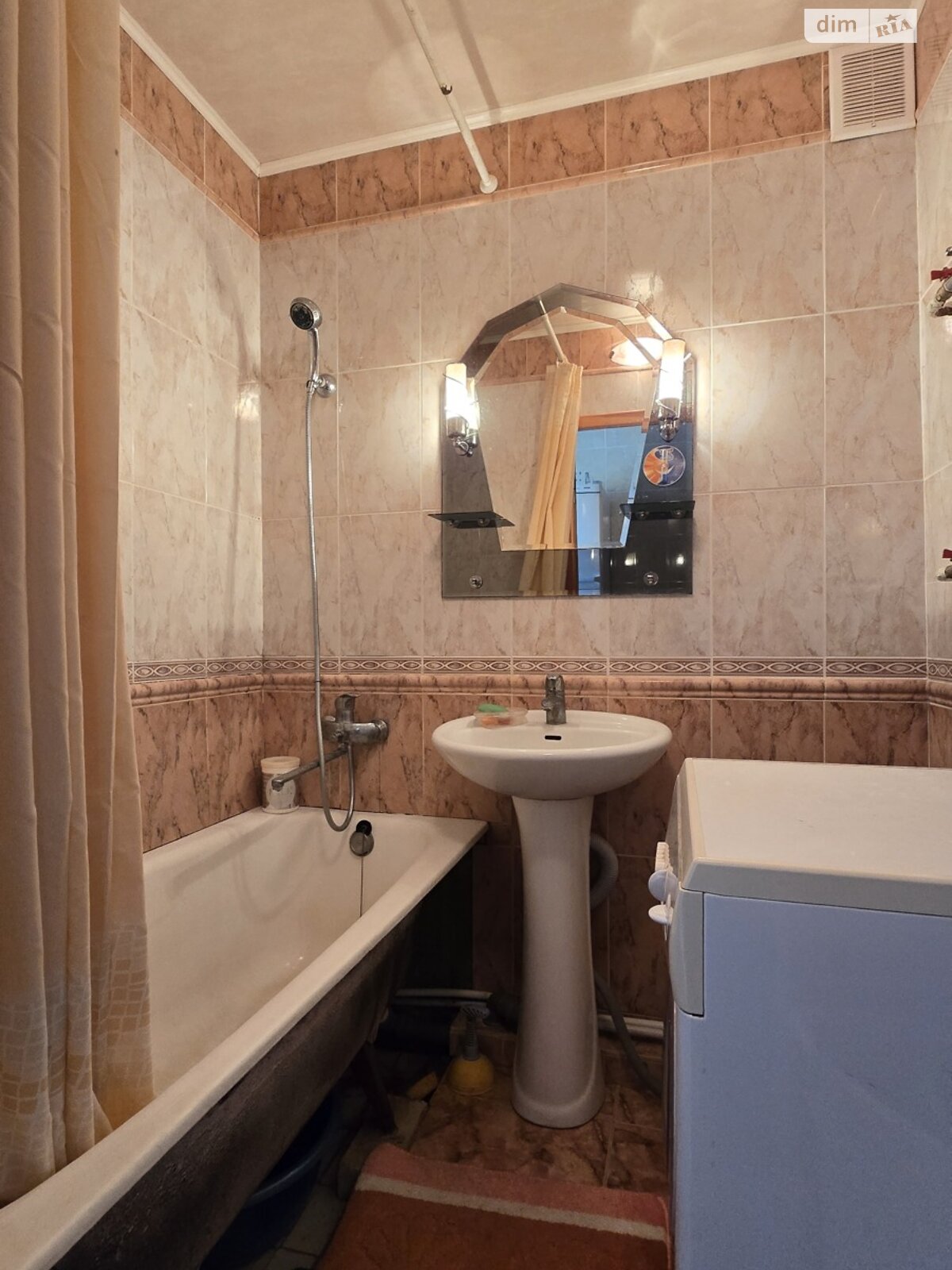 Продажа трехкомнатной квартиры в Харькове, на пр. Садовый 26, фото 1 Продажа трехкомнатной квартиры в Харькове, на пр. Садовый 26, фото 1