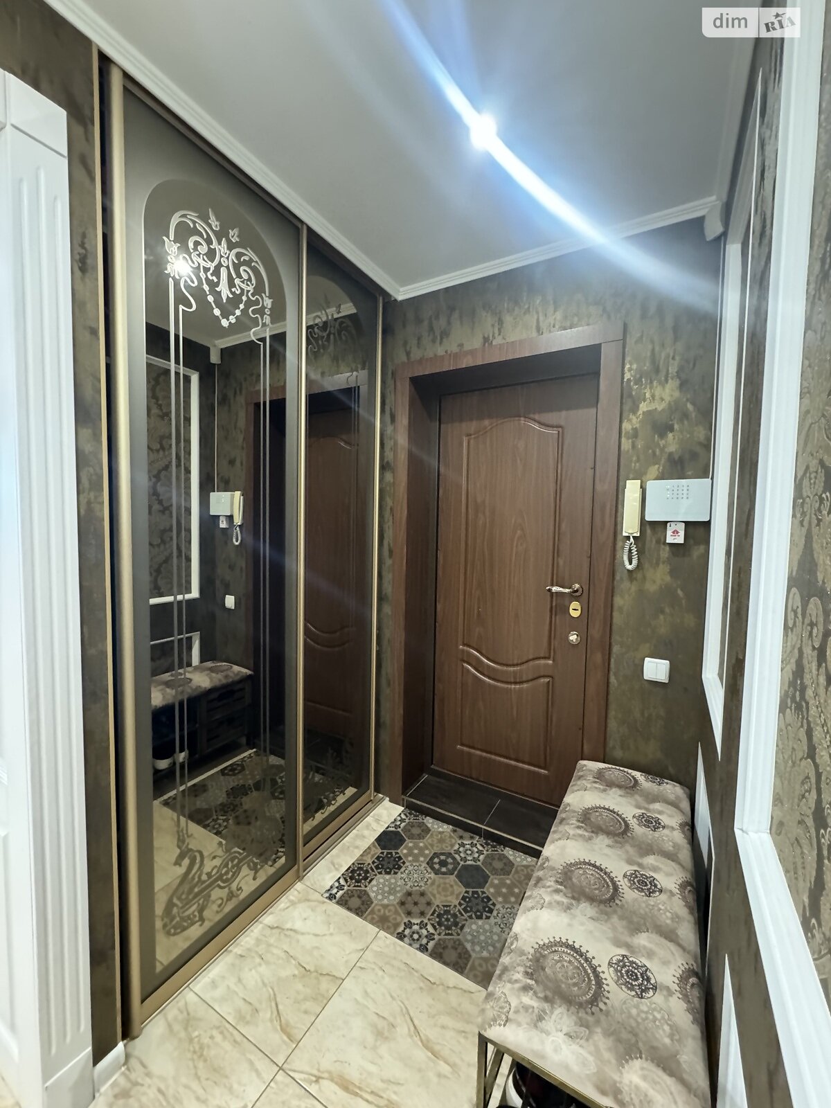 Продаж трикімнатної квартири в Харкові, на вул. Свинаренка Петра 18, район Новобаварський фото 1 Продаж трикімнатної квартири в Харкові, на вул. Свинаренка Петра 18, район Новобаварський фото 1