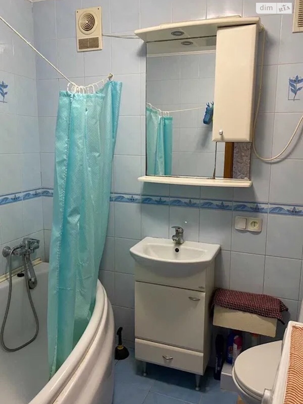 Продаж трикімнатної квартири в Харкові, на вул. Власенка 3, район Новобаварський фото 1 Продаж трикімнатної квартири в Харкові, на вул. Власенка 3, район Новобаварський фото 1