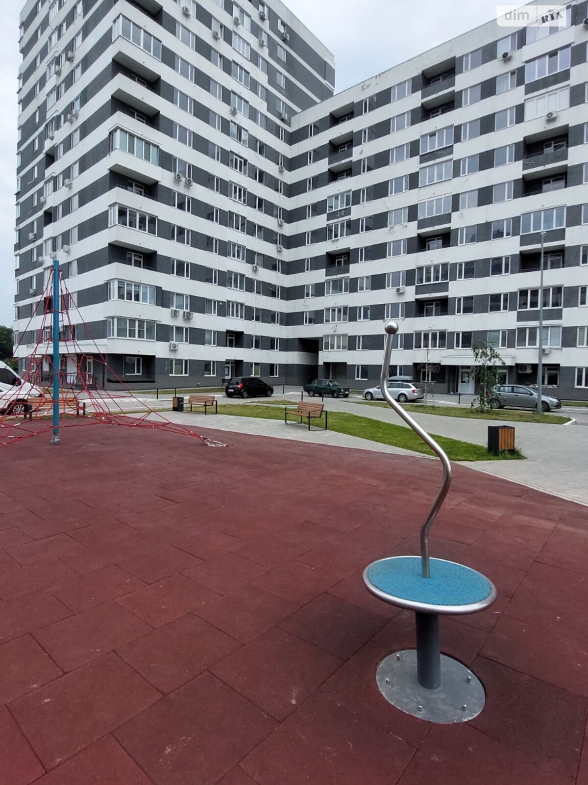 Продажа трехкомнатной квартиры в Харькове, на просп. Героев Харькова 162, район Новые Дома фото 1 Продажа трехкомнатной квартиры в Харькове, на просп. Героев Харькова 162, район Новые Дома фото 1