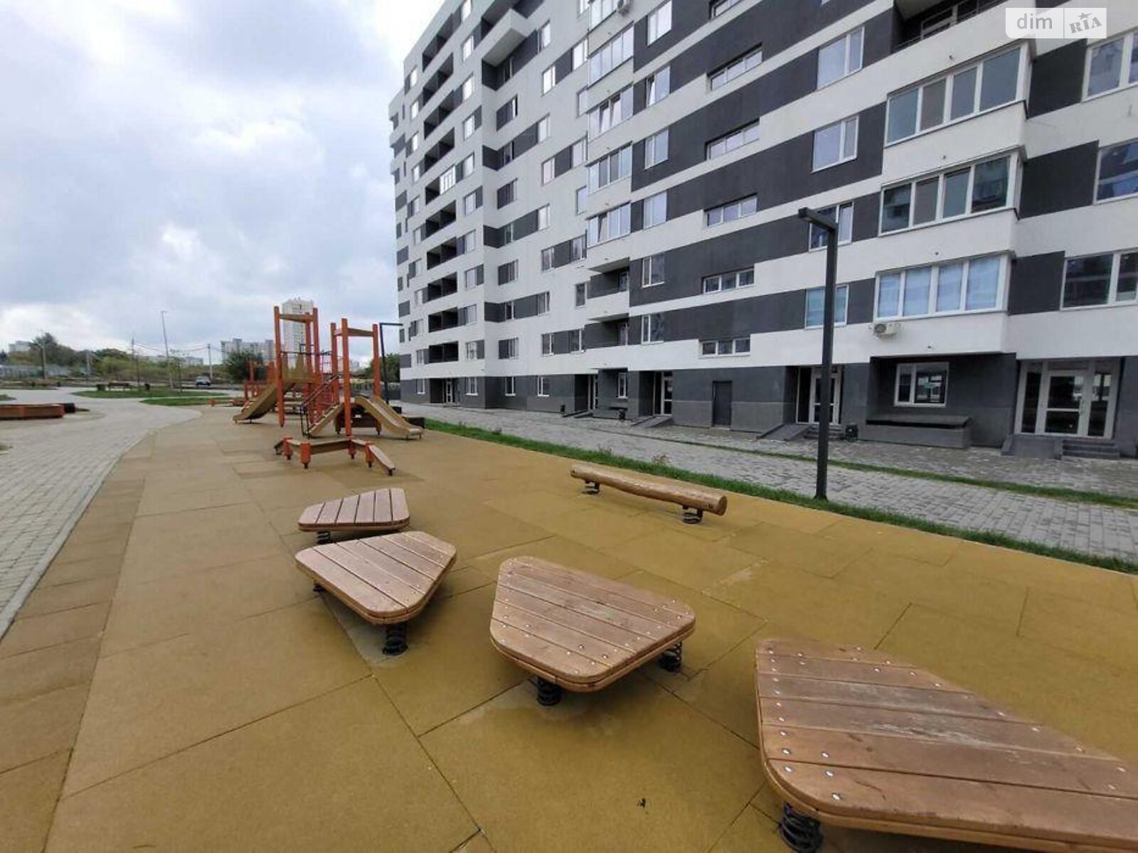Продаж трикімнатної квартири в Харкові, на просп. Героїв Харкова 158, район Нові Дома фото 1 Продаж трикімнатної квартири в Харкові, на просп. Героїв Харкова 158, район Нові Дома фото 1