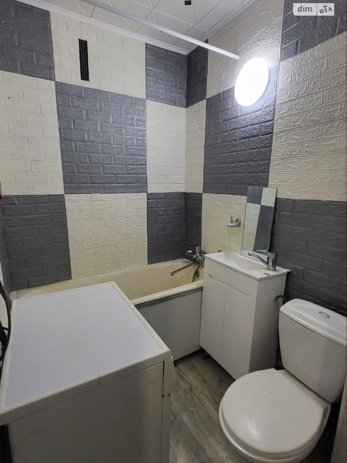 Продажа трехкомнатной квартиры в Харькове, на ул. Садовопарковая 8, район Новые Дома фото 1