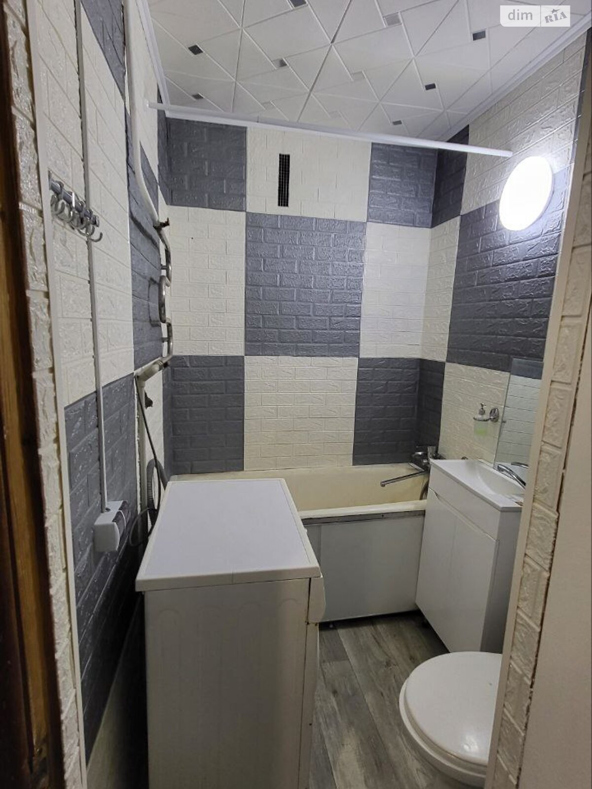 Продажа трехкомнатной квартиры в Харькове, на ул. Садовопарковая 8, район Новые Дома фото 1