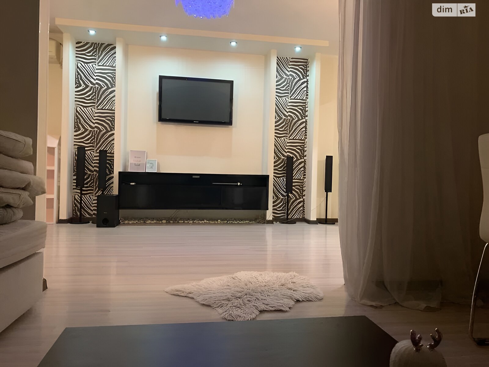 Продажа трехкомнатной квартиры в Харькове, на ул. Ньютона, район Новые Дома фото 1 Продажа трехкомнатной квартиры в Харькове, на ул. Ньютона, район Новые Дома фото 1