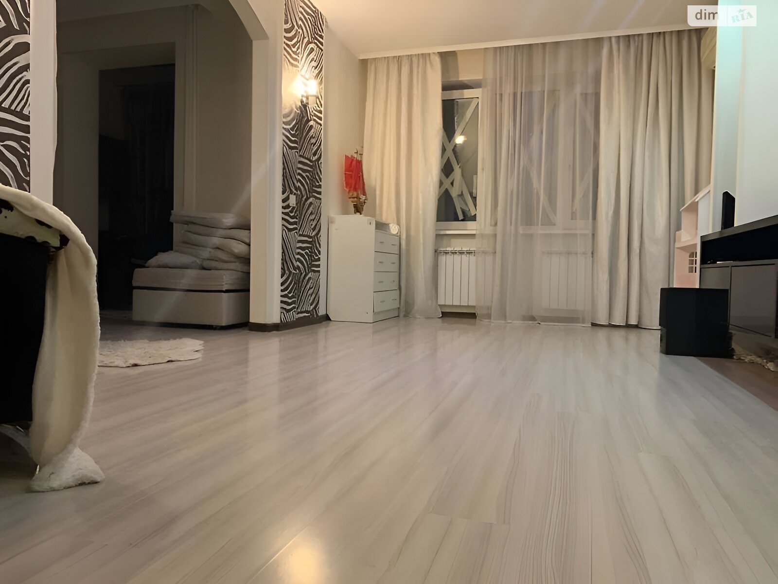Продажа трехкомнатной квартиры в Харькове, на ул. Ньютона, район Новые Дома фото 1 Продажа трехкомнатной квартиры в Харькове, на ул. Ньютона, район Новые Дома фото 1