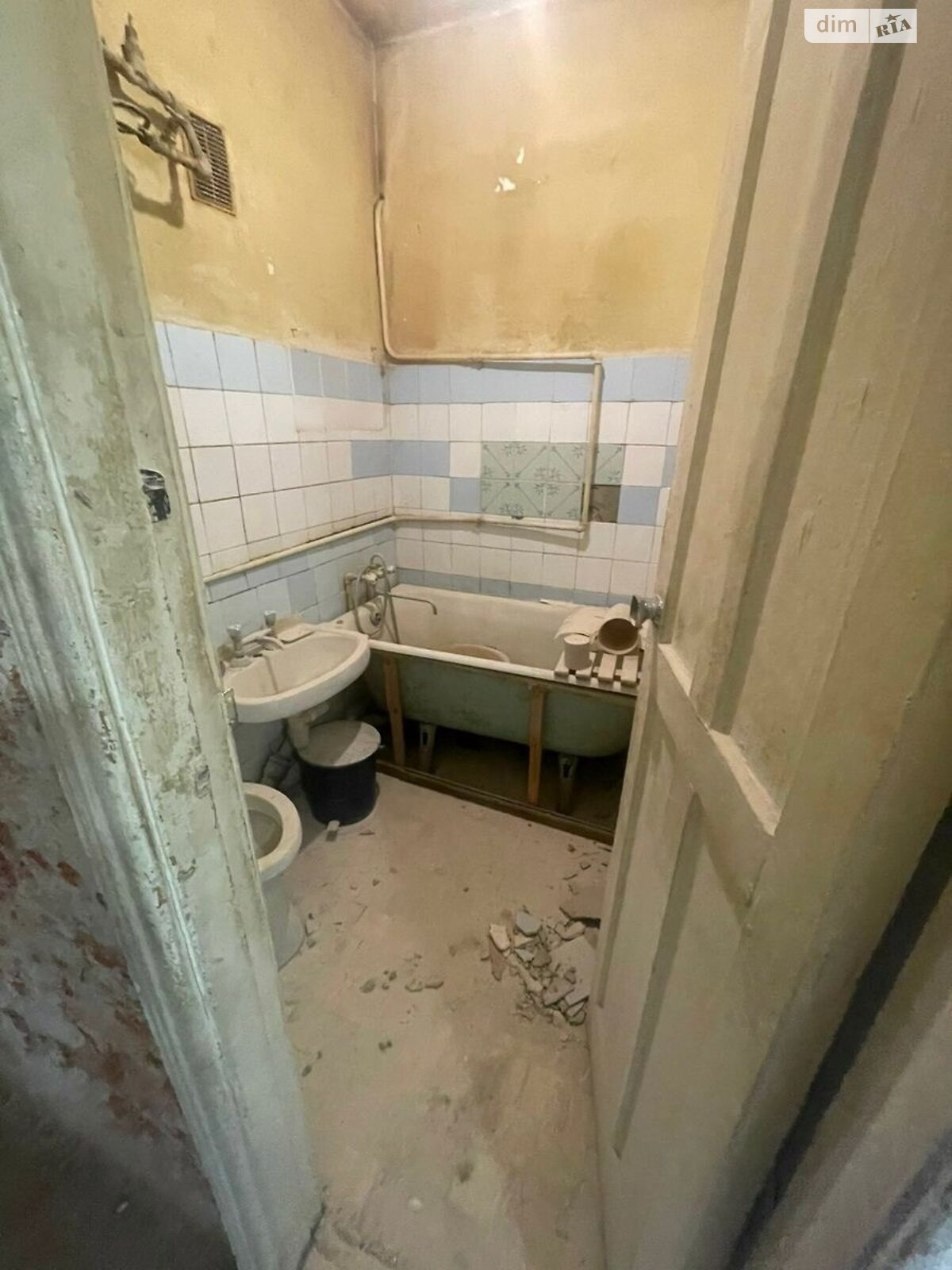 Продажа трехкомнатной квартиры в Харькове, на просп. Аэрокосмический, район Одесская фото 1 Продажа трехкомнатной квартиры в Харькове, на просп. Аэрокосмический, район Одесская фото 1