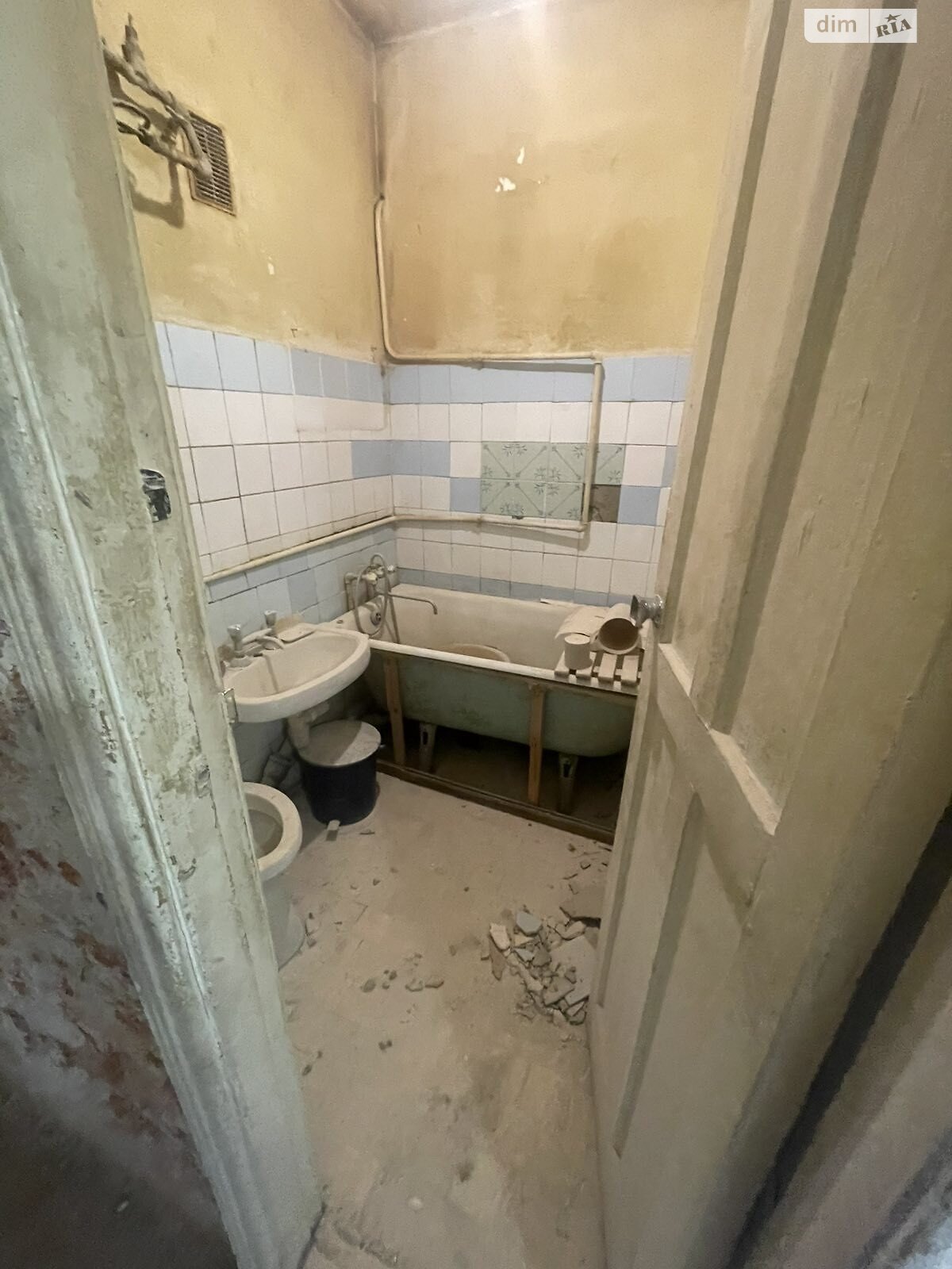 Продажа трехкомнатной квартиры в Харькове, на просп. Аэрокосмический 252, район Одесская фото 1 Продажа трехкомнатной квартиры в Харькове, на просп. Аэрокосмический 252, район Одесская фото 1