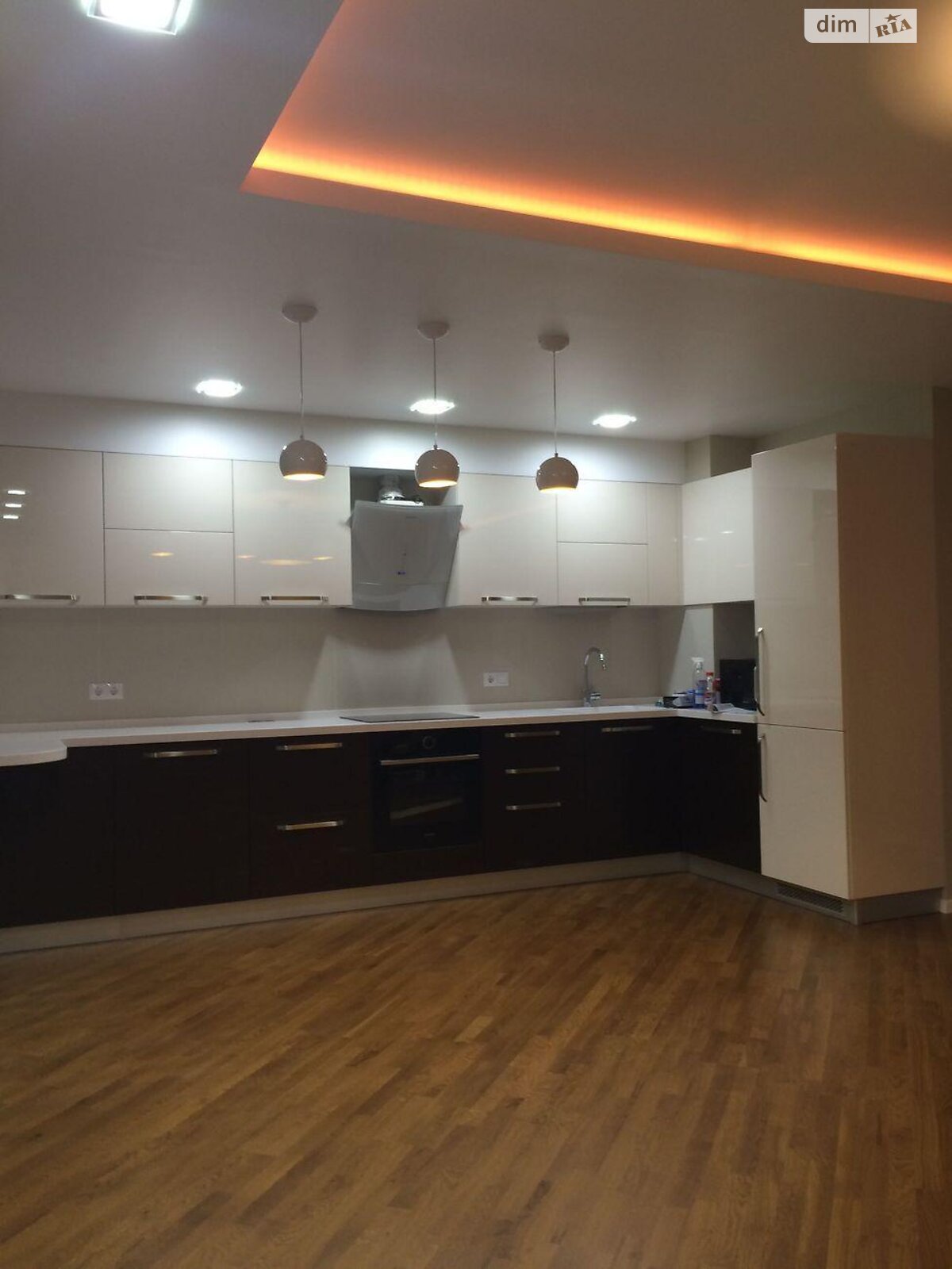 Продаж трикімнатної квартири в Харкові, на вул. Сухумська, район Павлівка фото 1 Продаж трикімнатної квартири в Харкові, на вул. Сухумська, район Павлівка фото 1