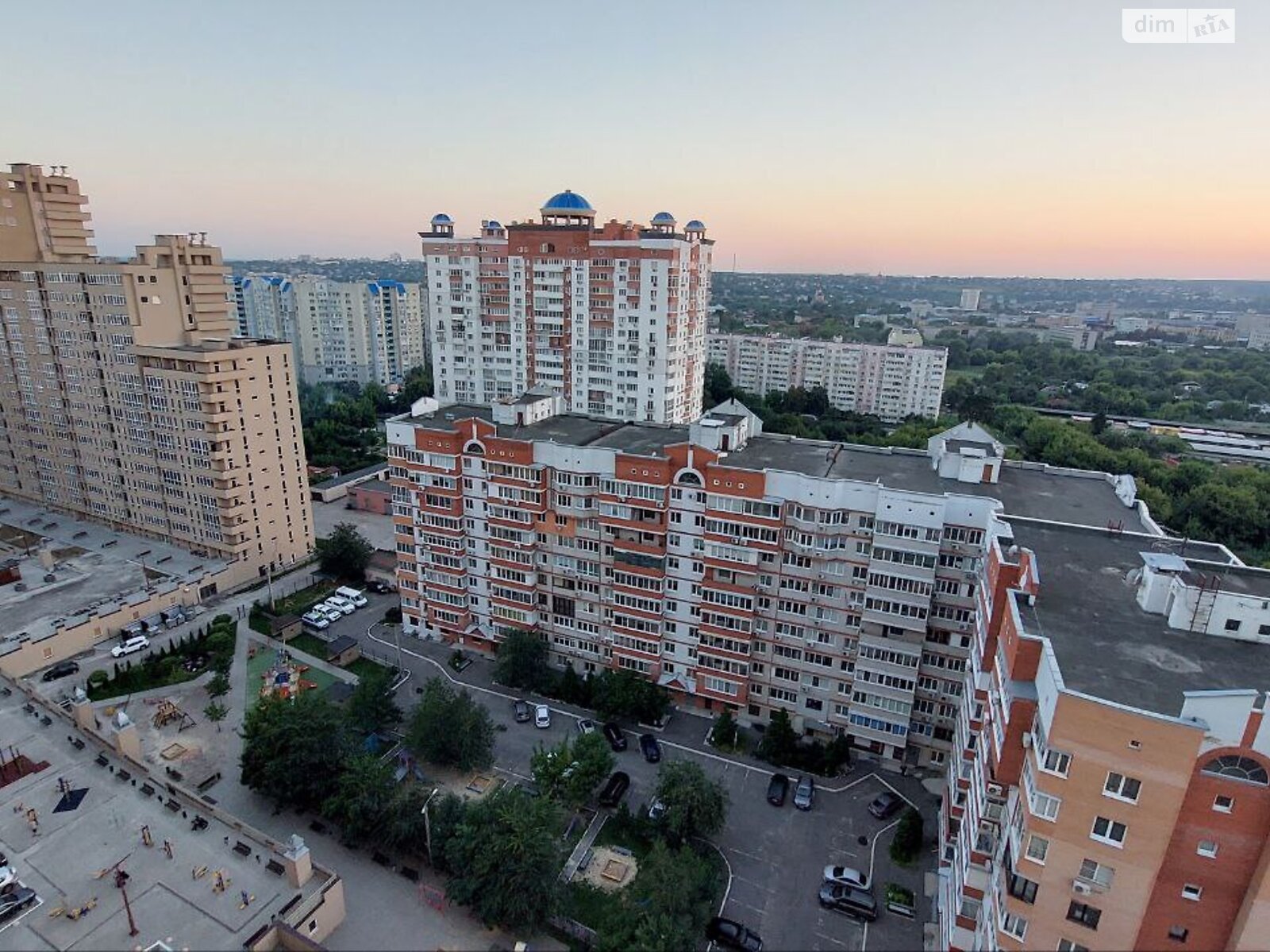 Продажа трехкомнатной квартиры в Харькове, на ул. Сухумская 24, район Павловка фото 1 Продажа трехкомнатной квартиры в Харькове, на ул. Сухумская 24, район Павловка фото 1
