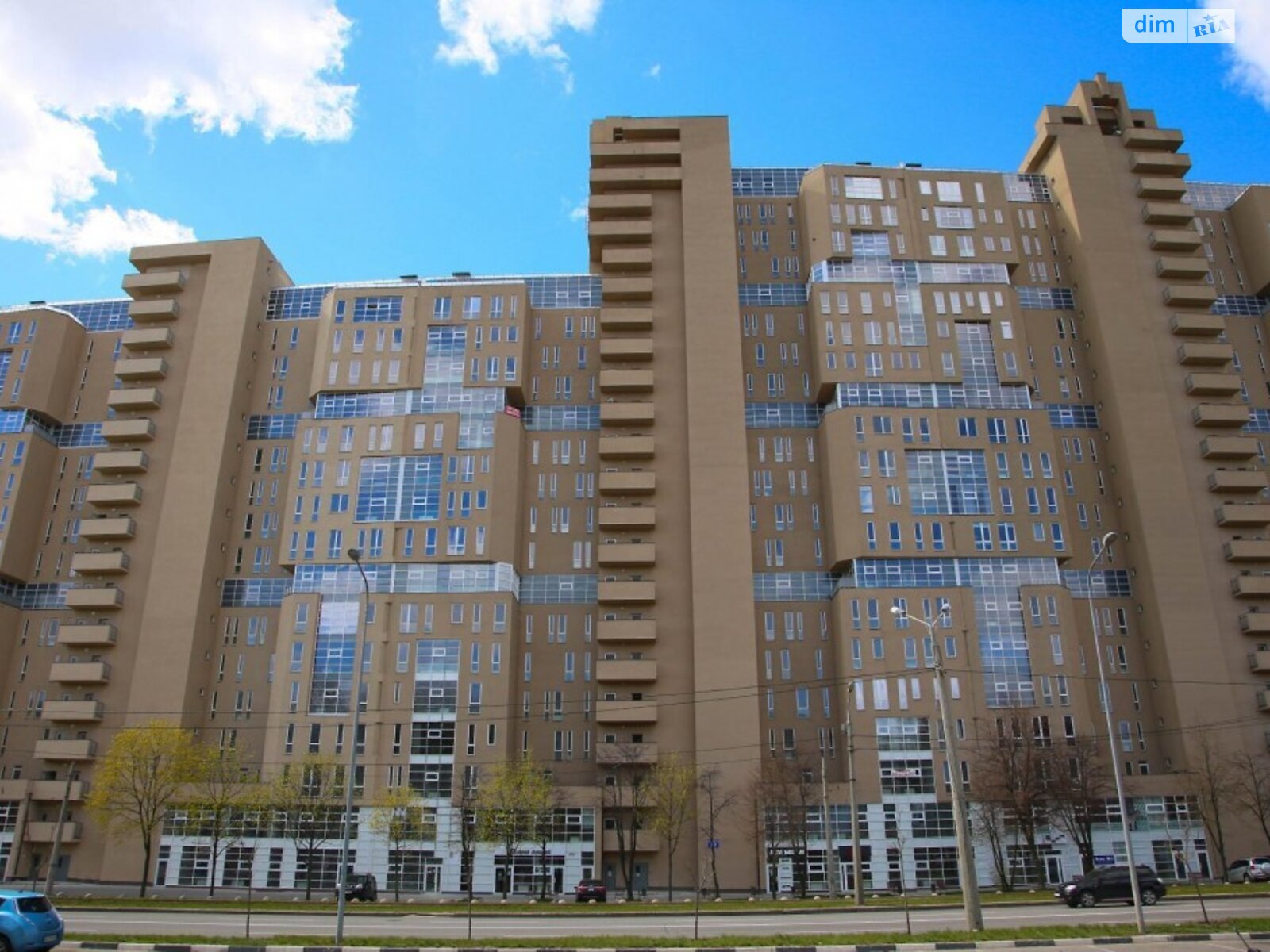 Продажа трехкомнатной квартиры в Харькове, на ул. Сухумская, район Павловка фото 1 Продажа трехкомнатной квартиры в Харькове, на ул. Сухумская, район Павловка фото 1