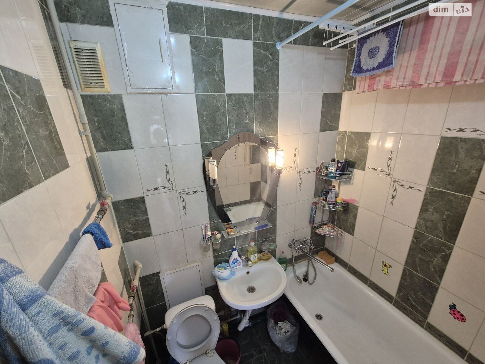 Продажа двухкомнатной квартиры в Харькове, на ул. Двадцать Третьего Августа 13, район Павлово Поле фото 1 Продажа двухкомнатной квартиры в Харькове, на ул. Двадцать Третьего Августа 13, район Павлово Поле фото 1